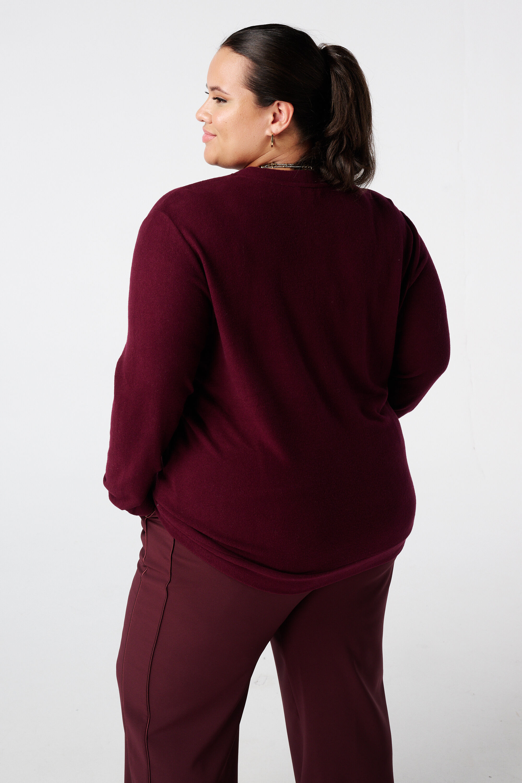 C&aacute;rdigan con botones dorados en forma de coraz&oacute;n image number 3