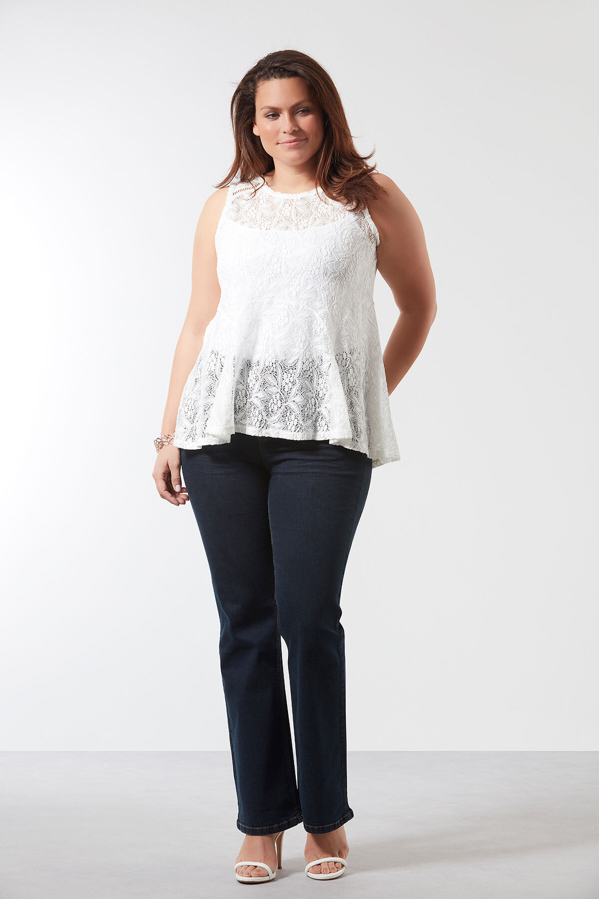 Pantal&oacute;n vaquero acampanado VIOLET image number 4