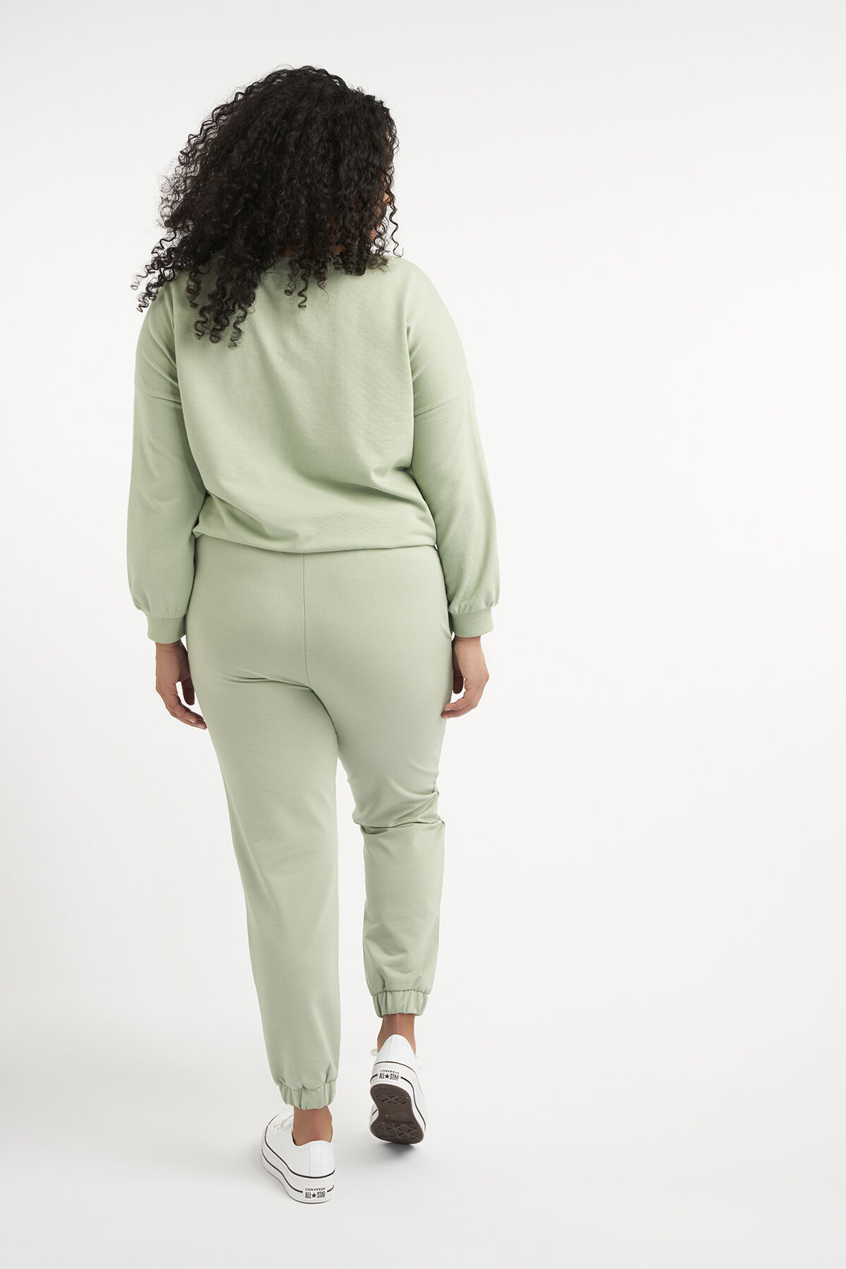 Pantalones jogger image number 4