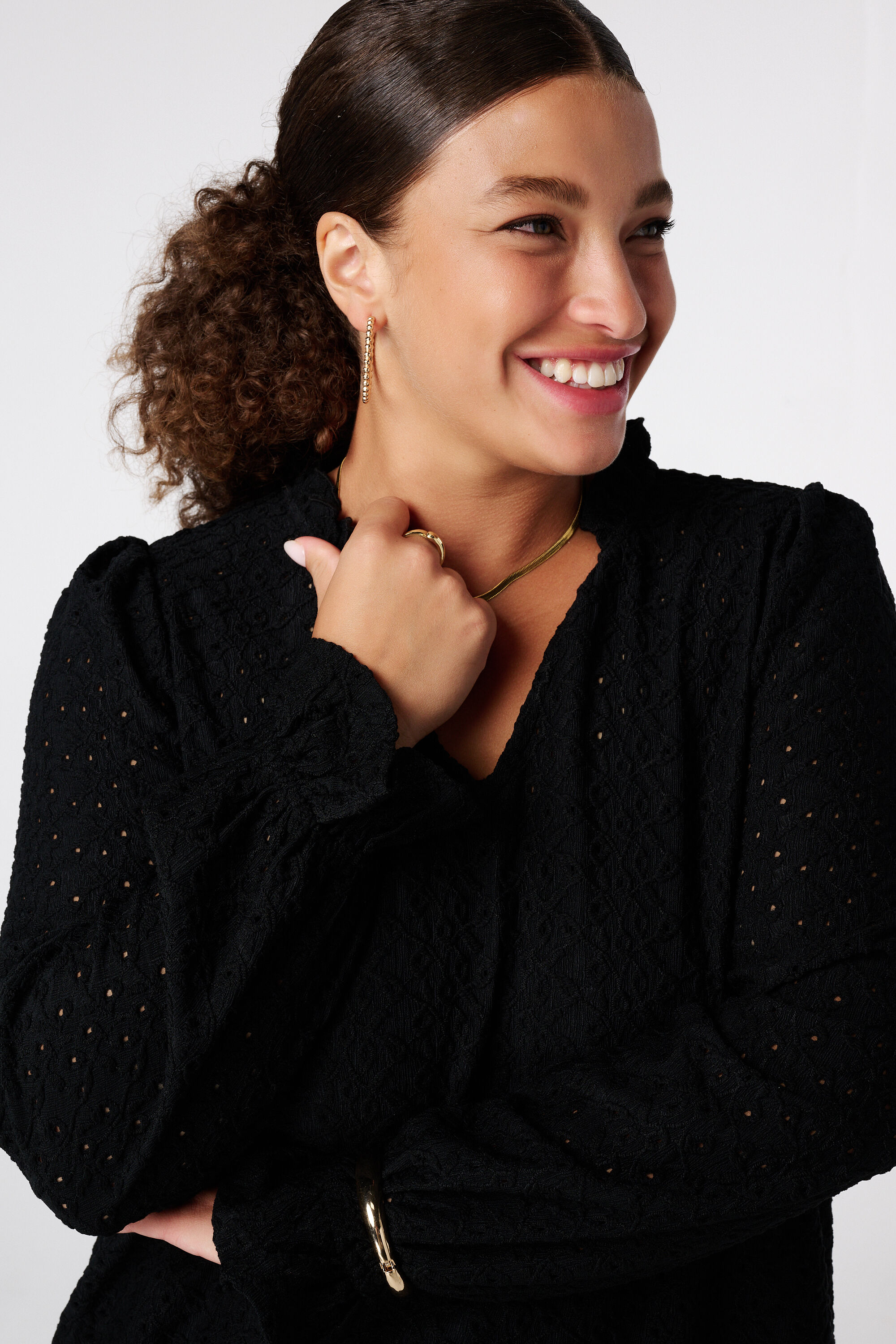 Top con bordado image number 4