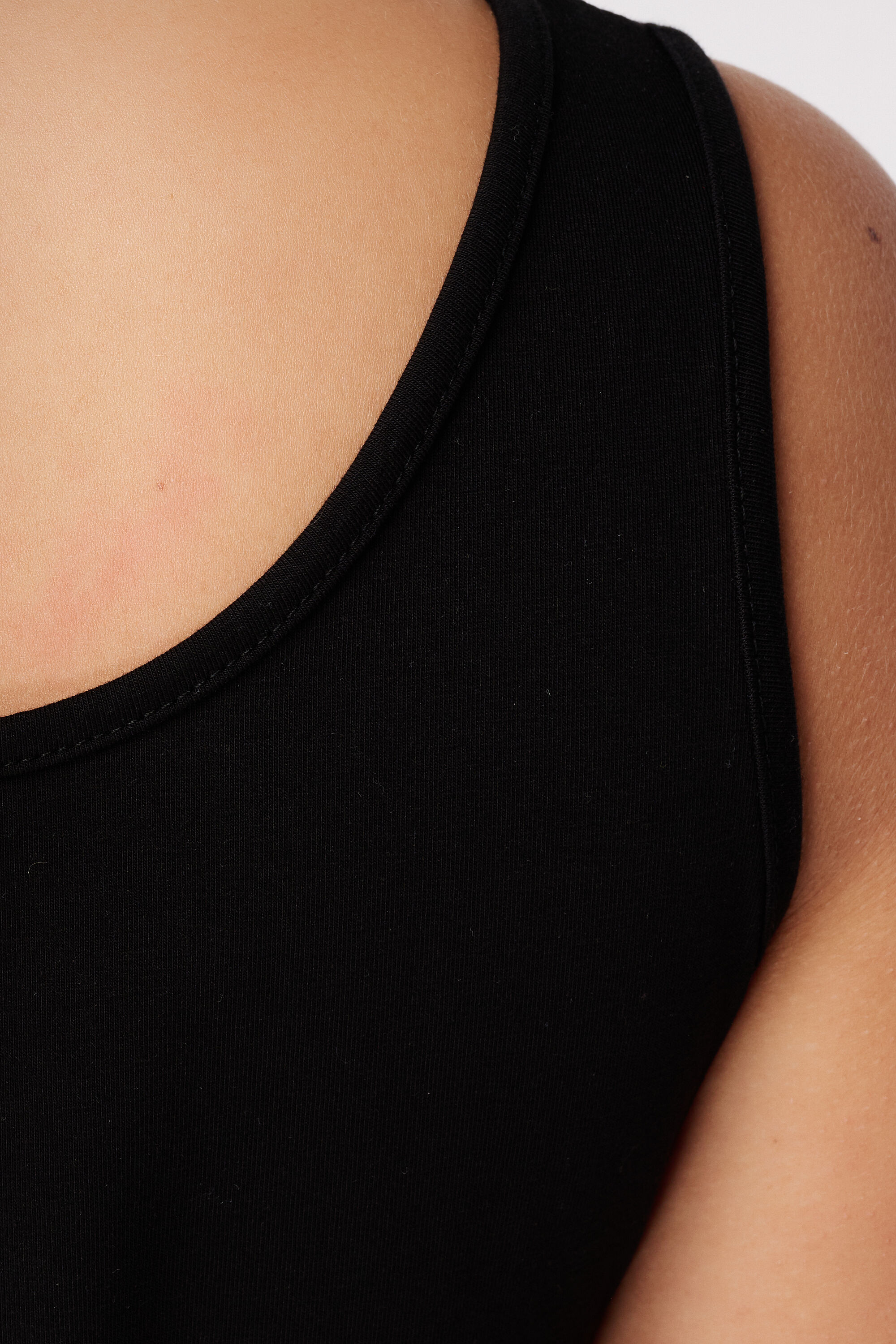 Camiseta extra larga sin mangas de algod&oacute;n image number 6