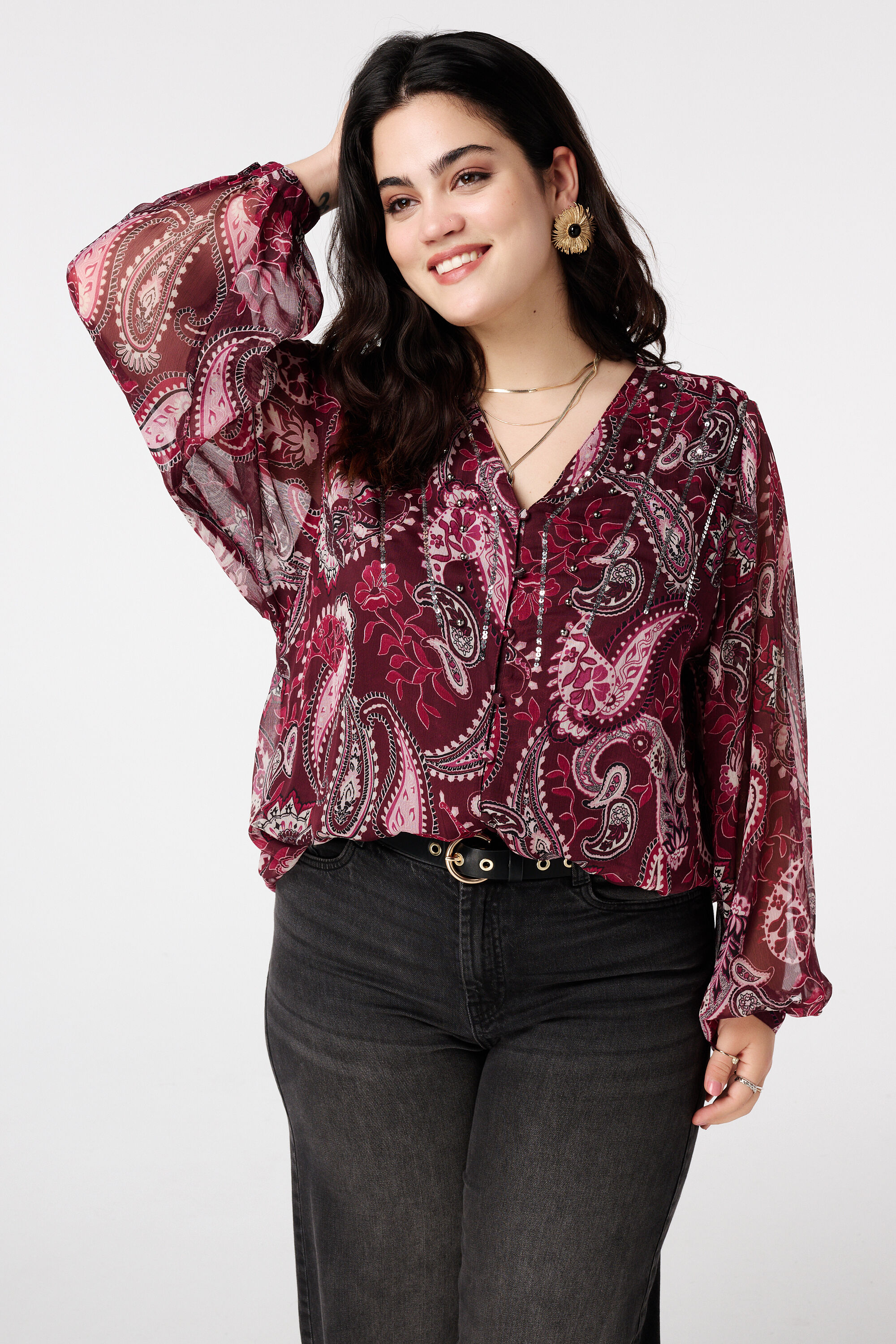 Blusa transparente con estampado paisley