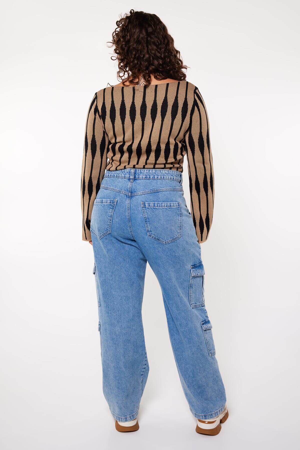 Vaqueros cargo de denim image number 4