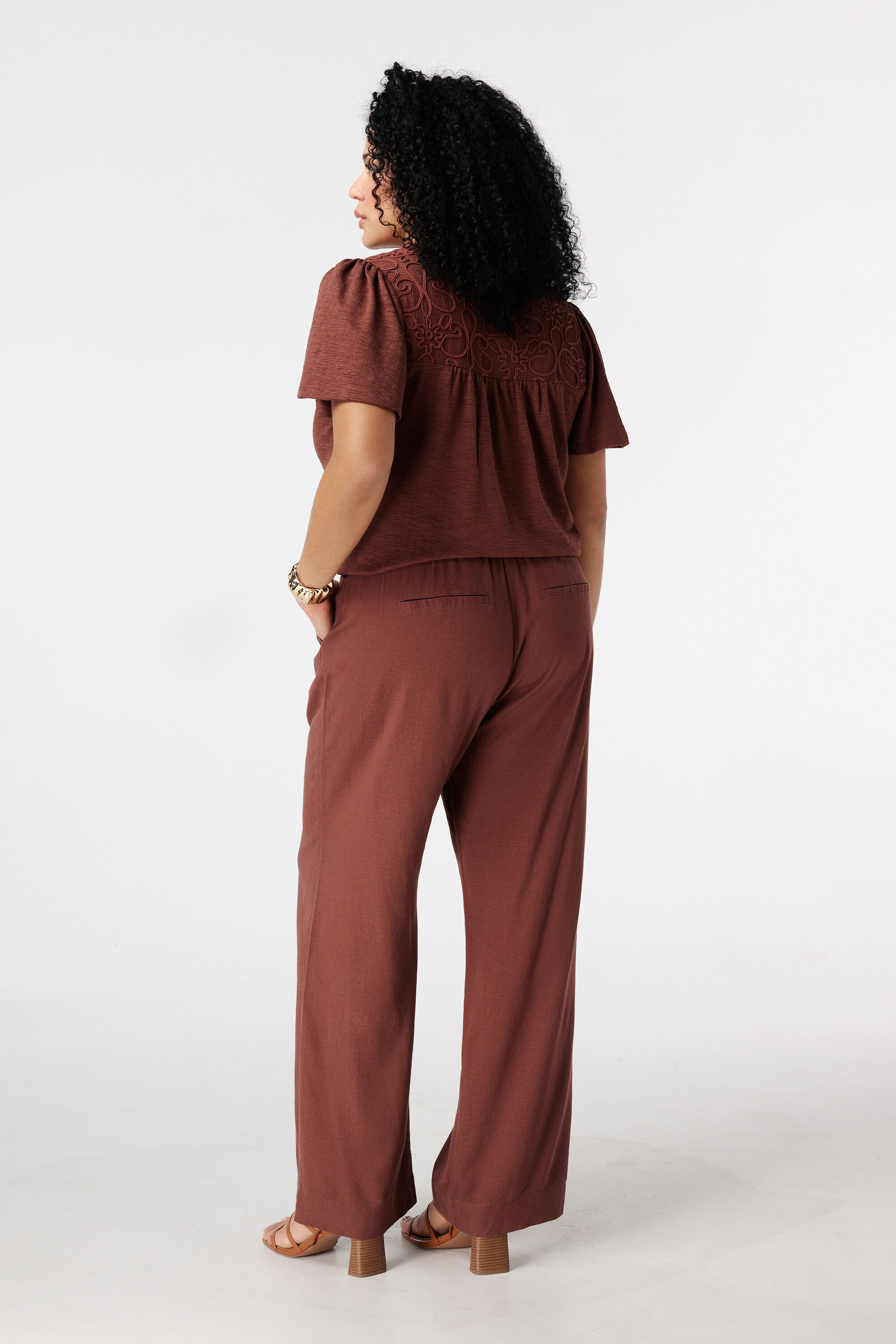 Pantal&oacute;n de lino image number 3