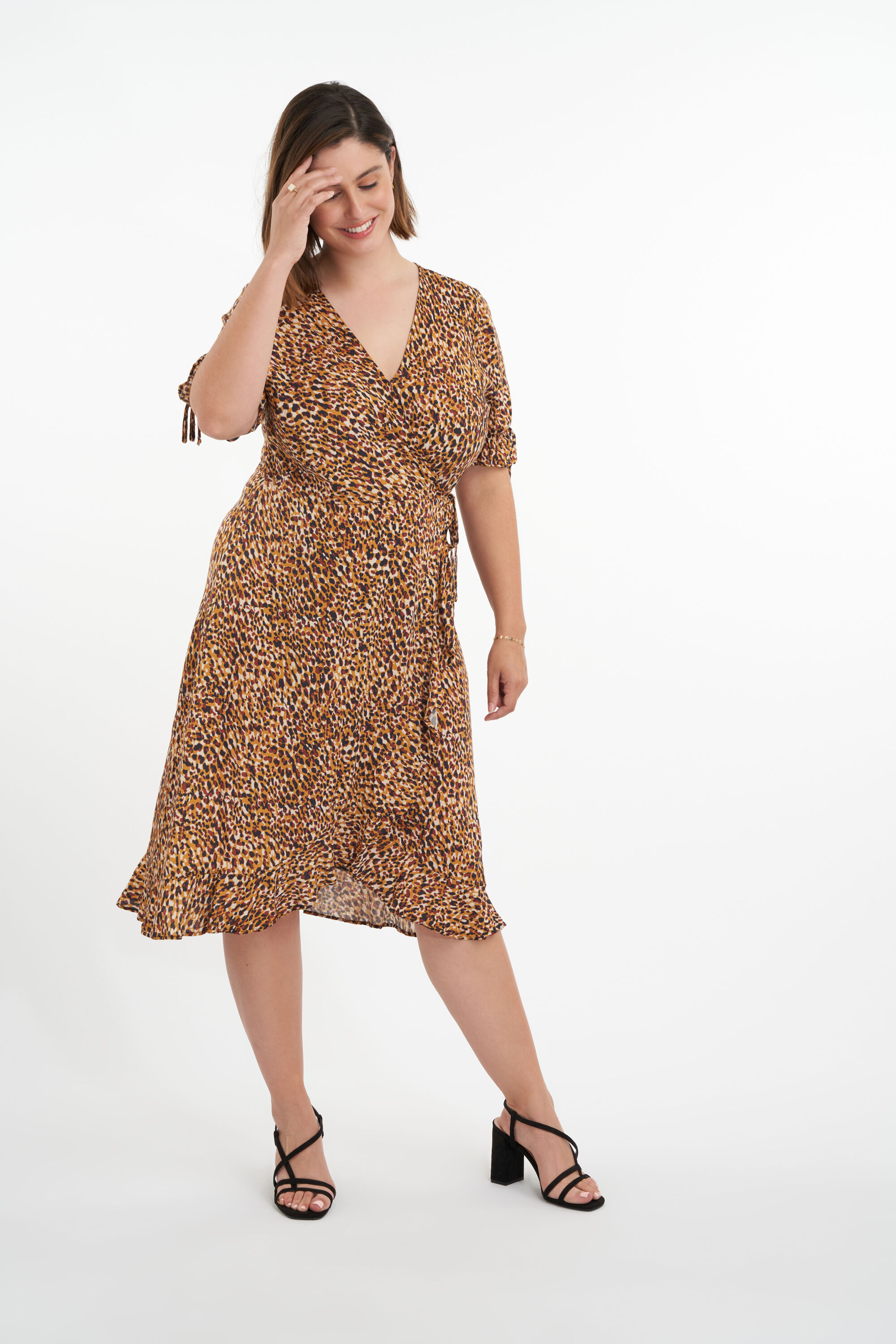 Vestido cruzado con estampado  image number 6