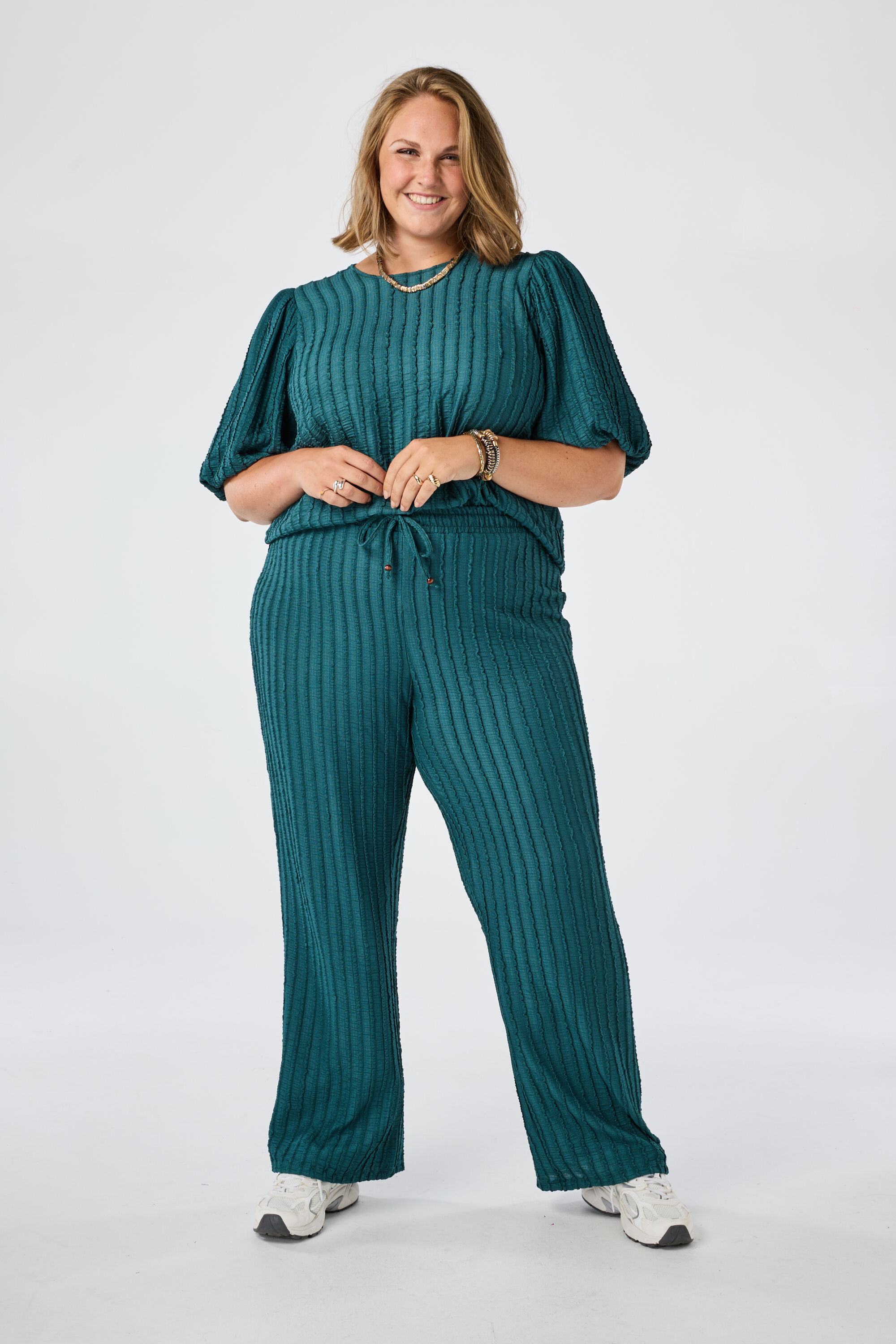 Pantal&oacute;n con cintura el&aacute;stica