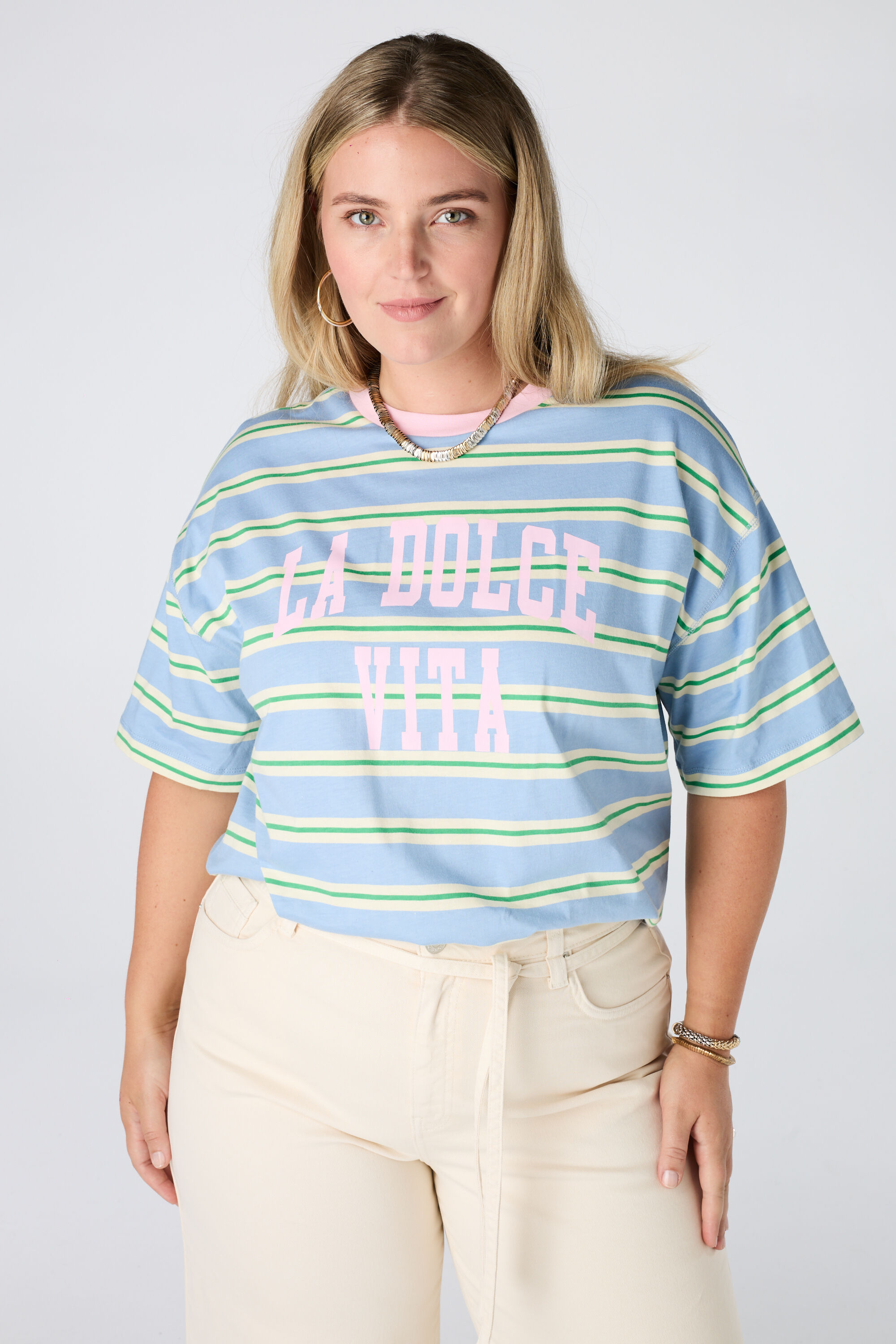Camiseta de rayas con texto image number 0