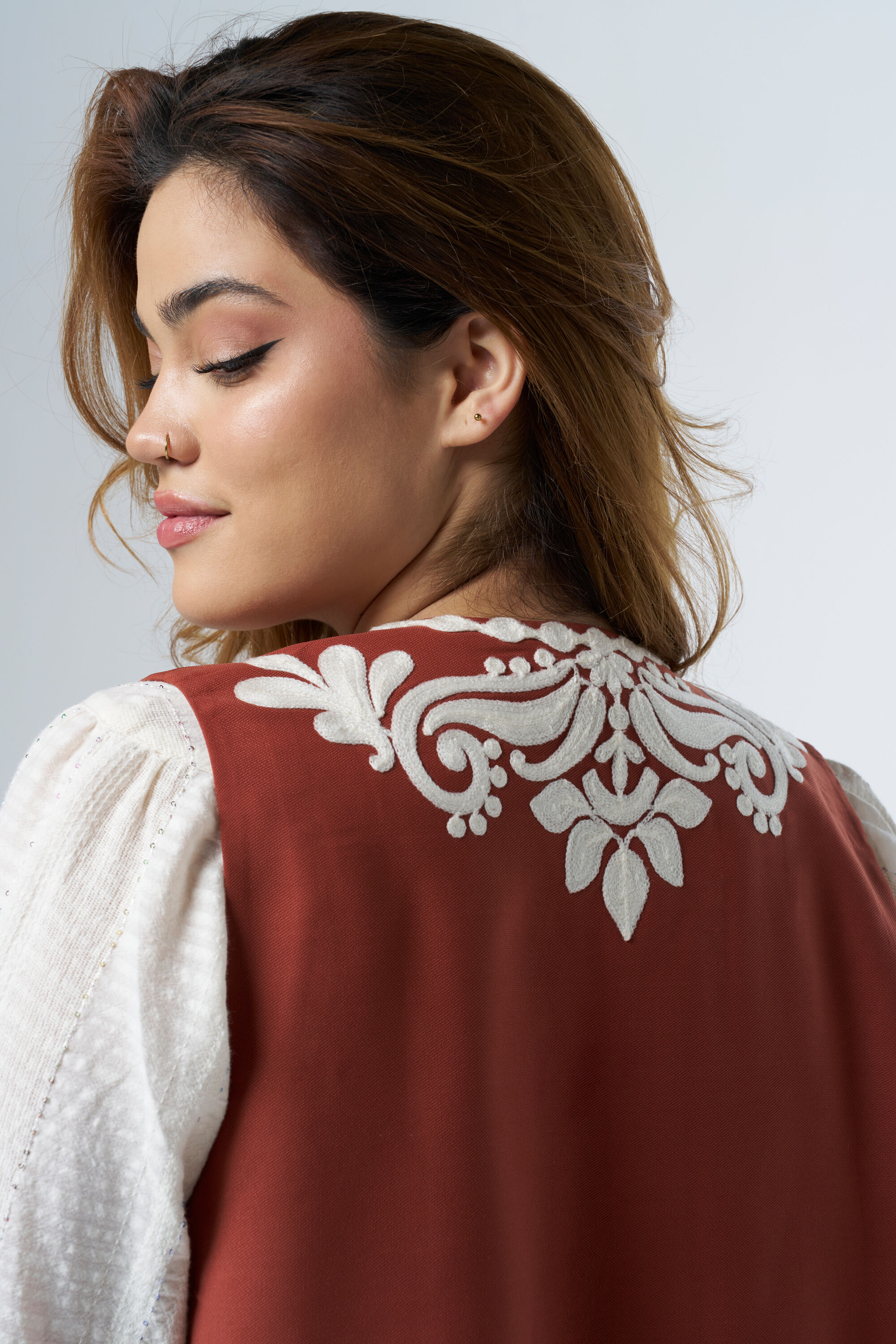 Chaleco bordado image number 4