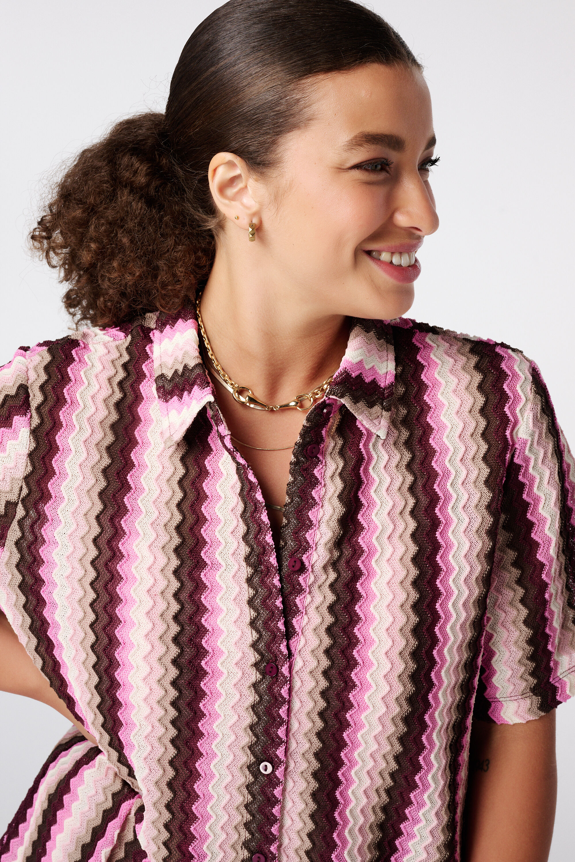 Top de crochet estilo polo image number 4
