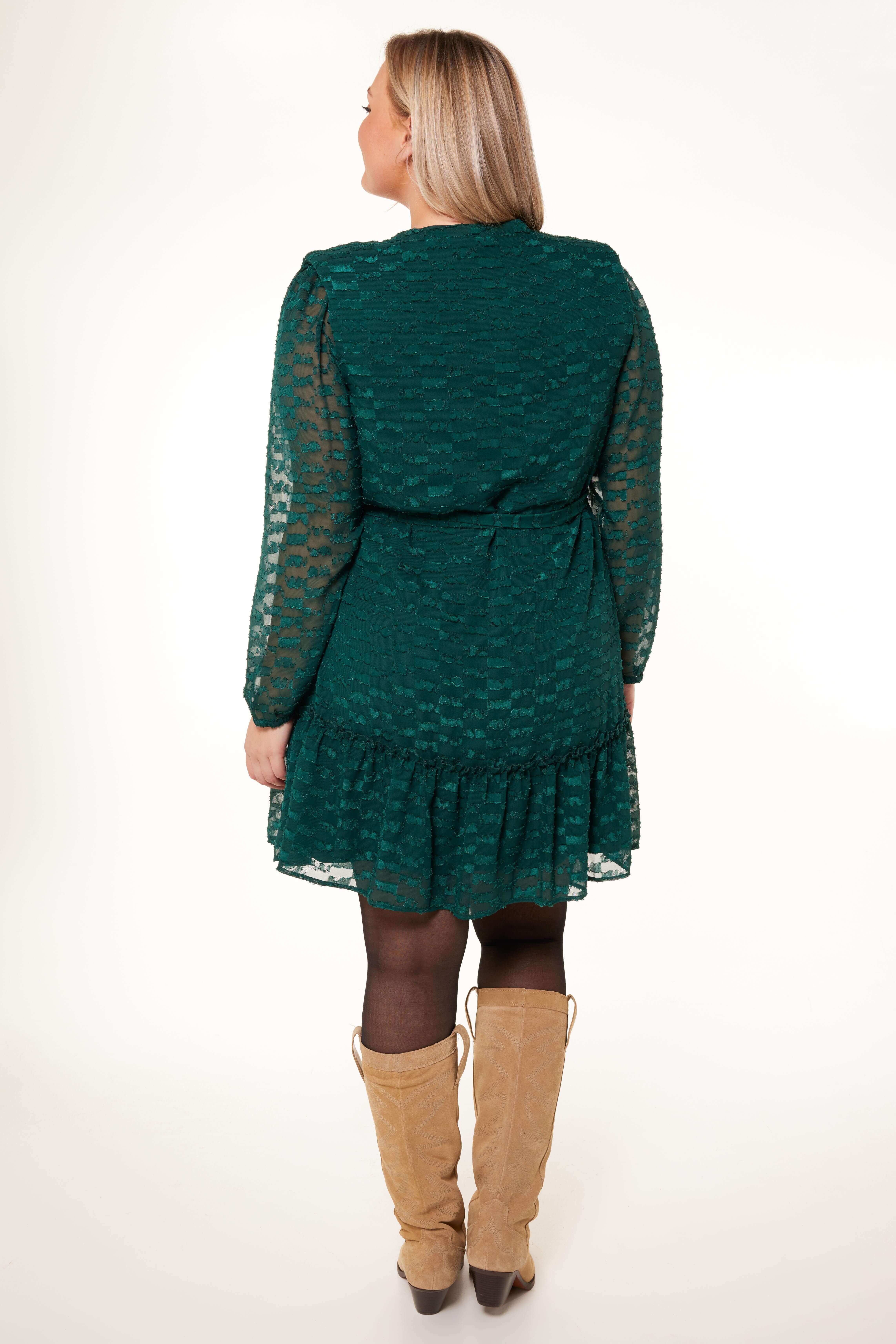 Vestido con un cintur&oacute;n  image number 3