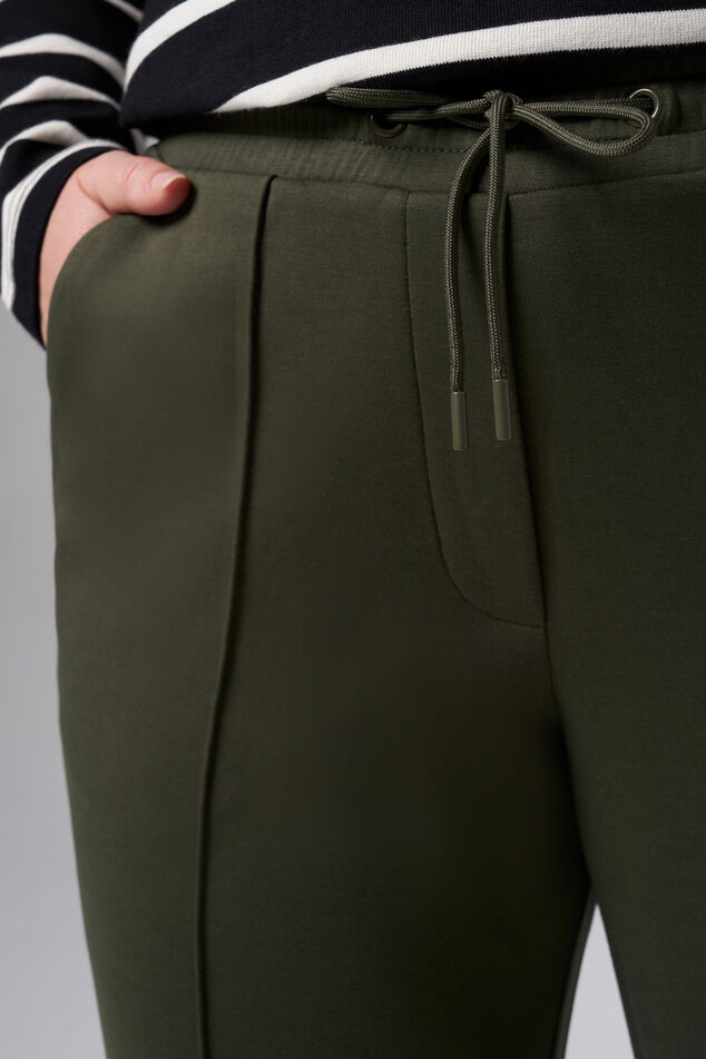 Vaqueros con pespunte decorativo  image number 4