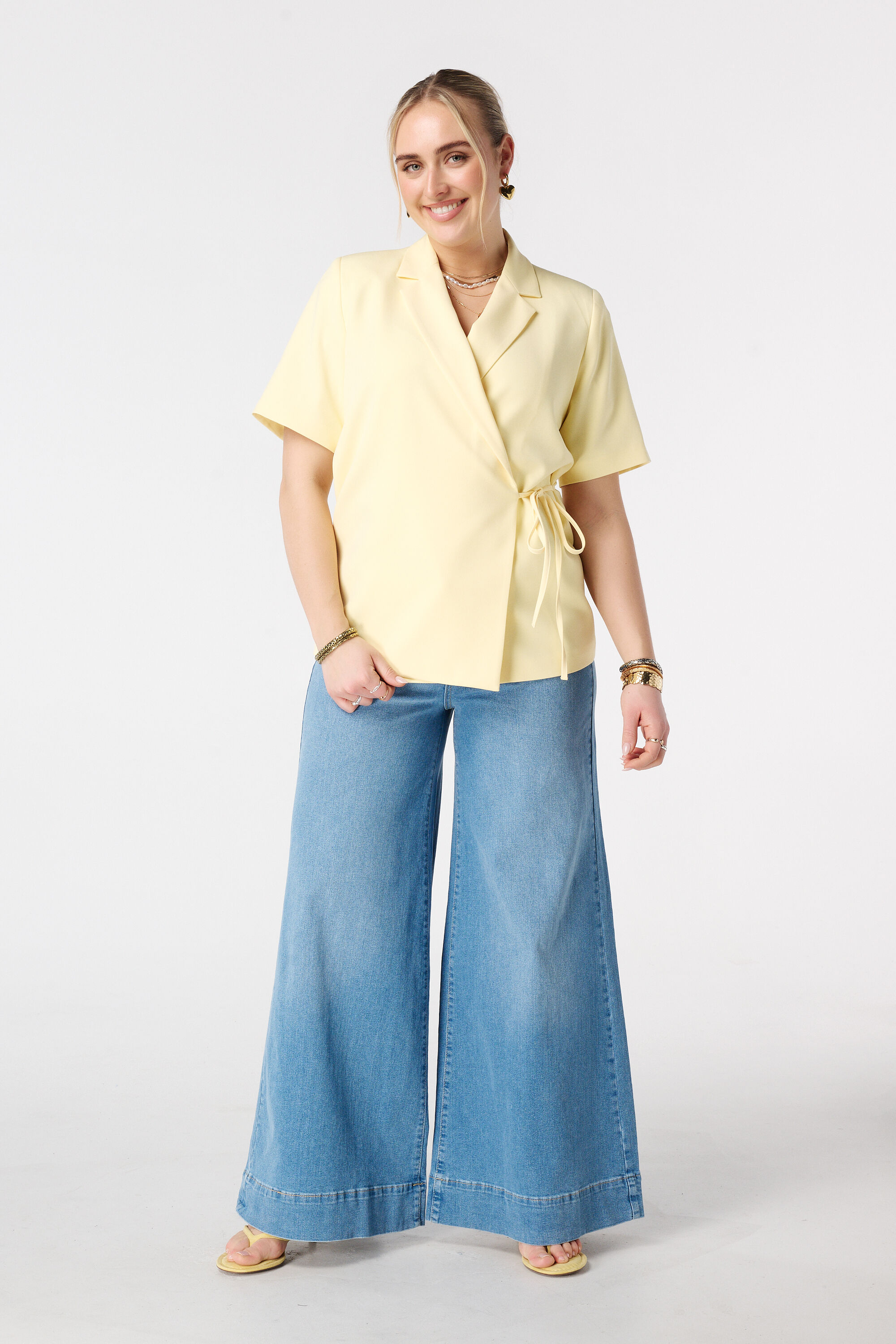 Blazer de manga corta con efecto cruzado image number 5