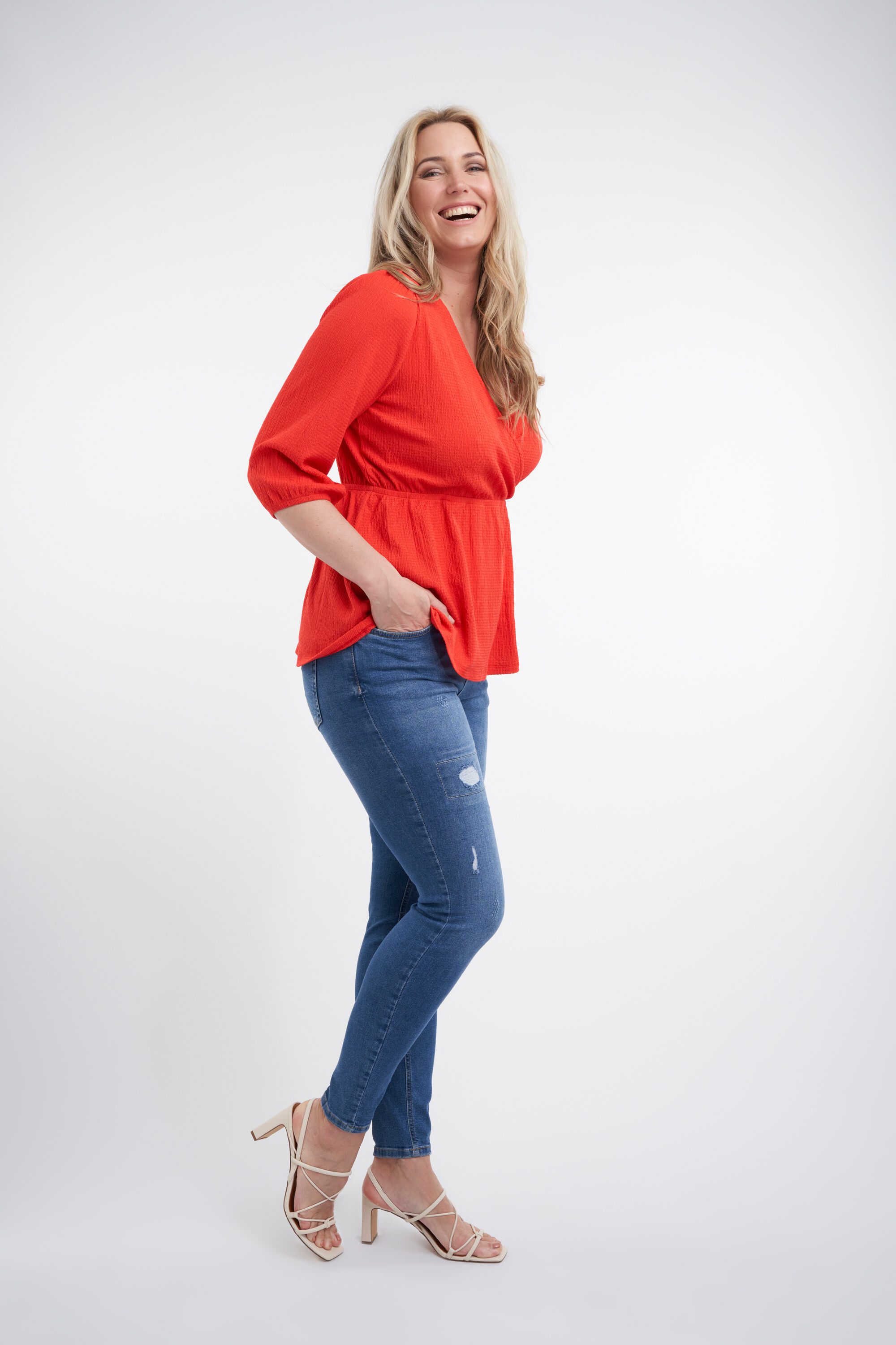 Top cruzado de tejido con textura image number 6