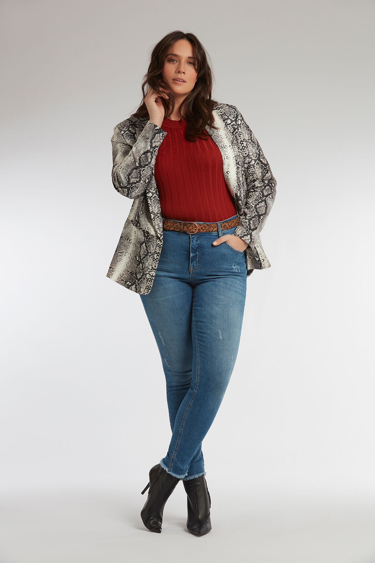 Blazer con estampado de serpiente image number 4