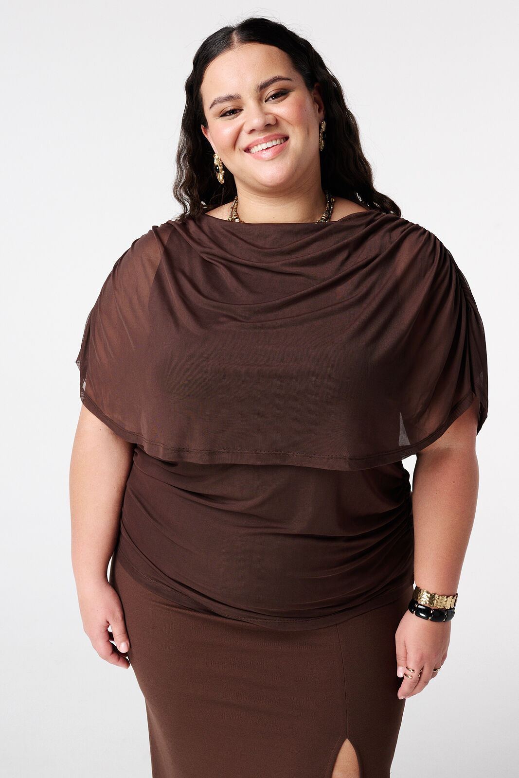 Top de malla con mangas drapeadas image number 5