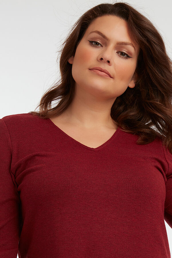 Camiseta con cuello de pico image number 5