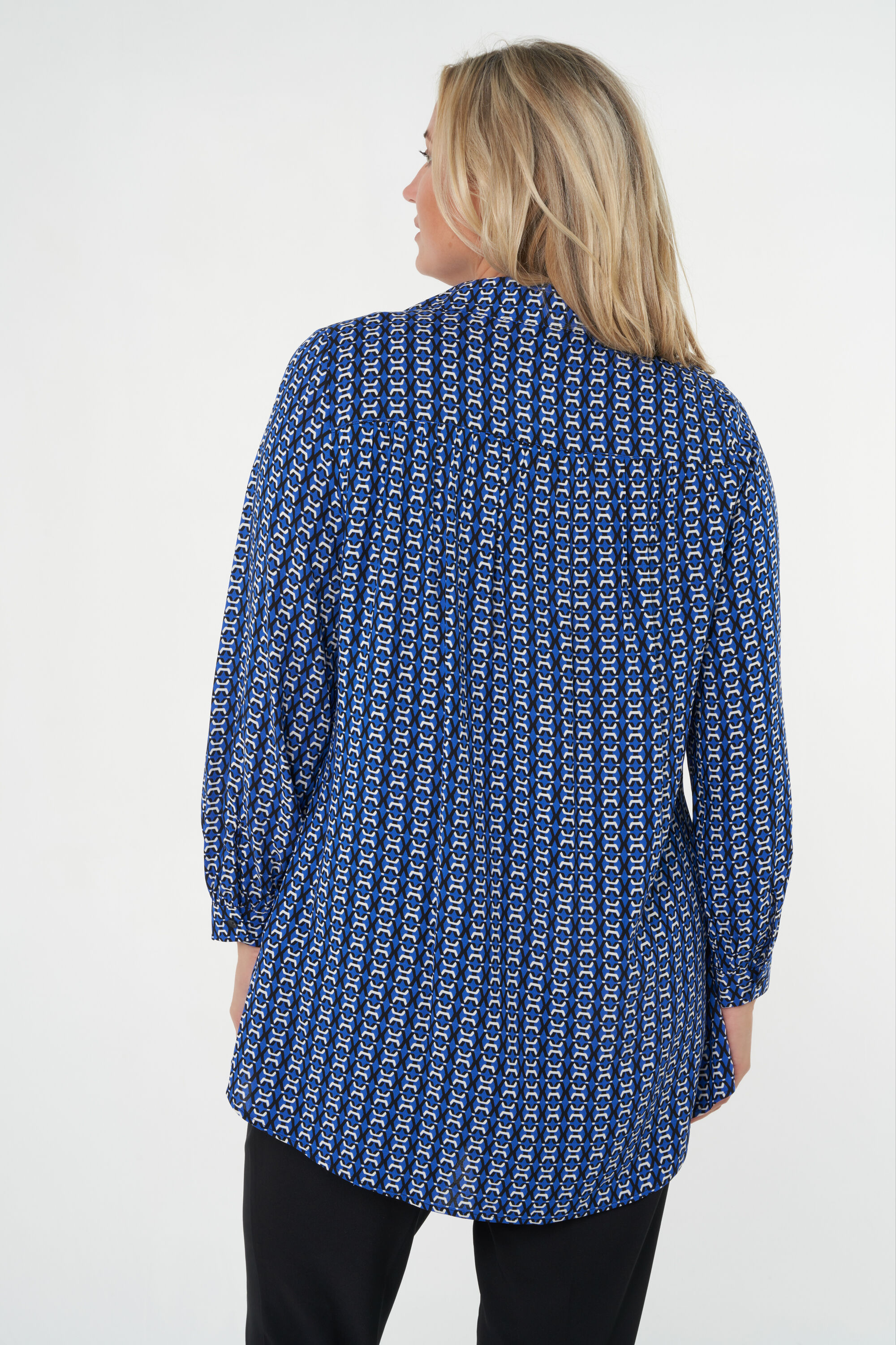 Blusa oversized con cuello y escote en V image number 3