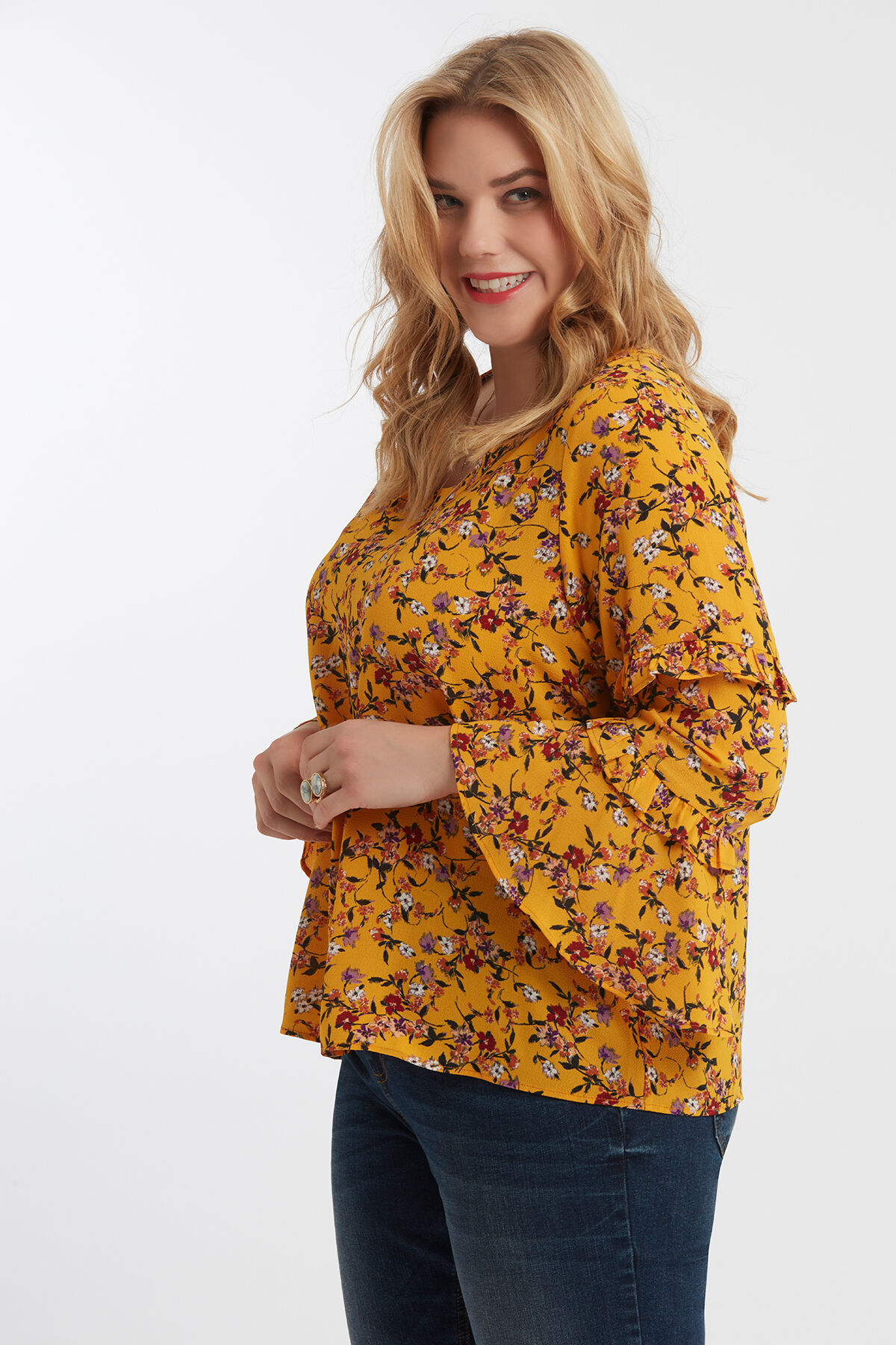 Blusa con mangas de volantes image number 5