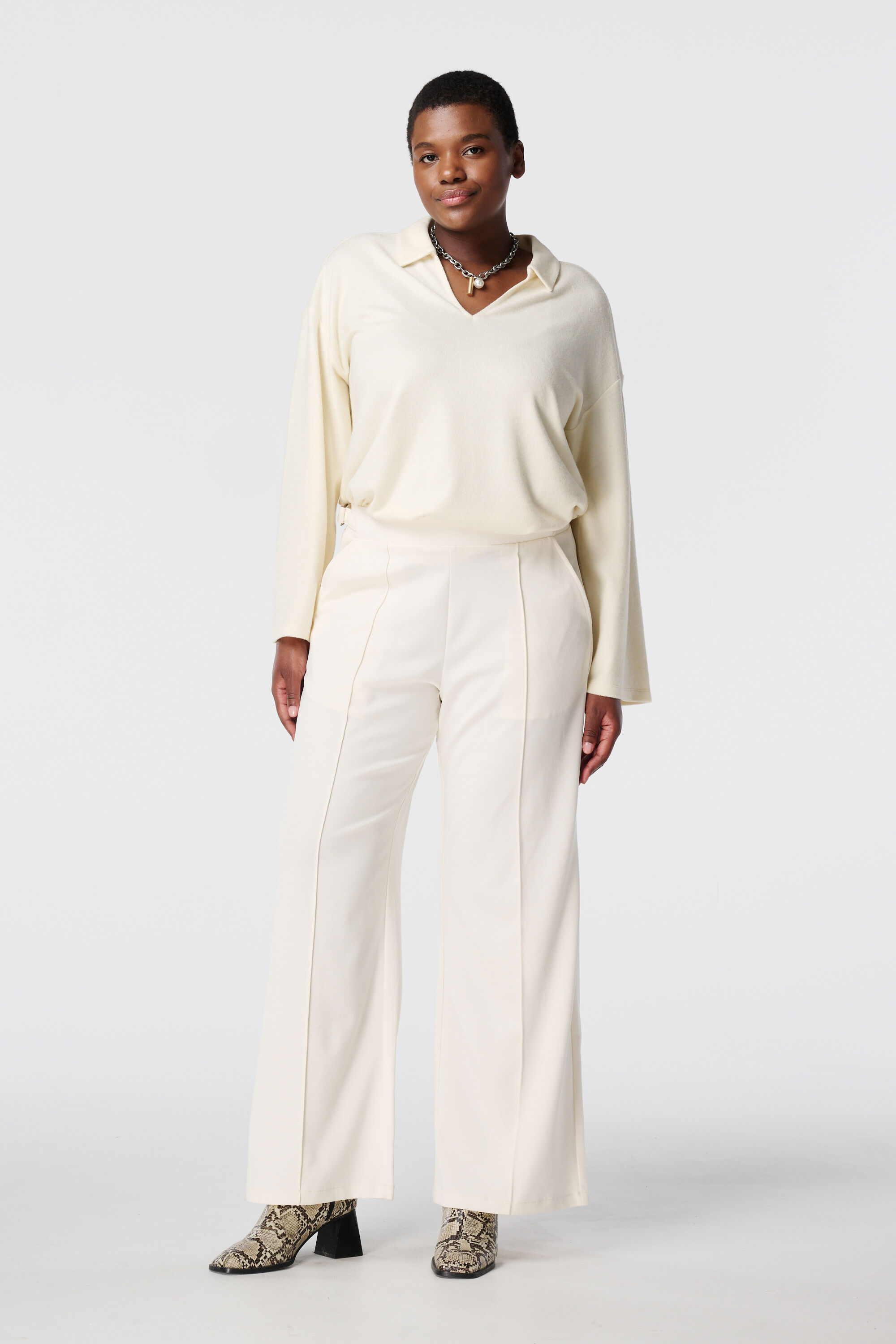 Su&eacute;ter con cuello de polo image number 5