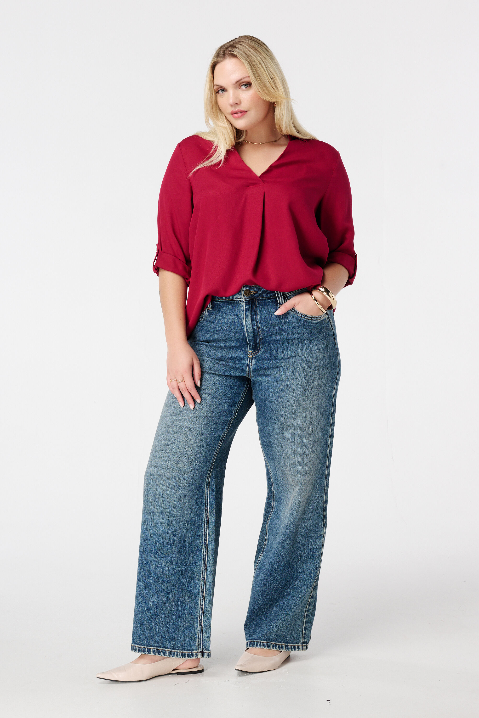 Blusa con mangas enrolladas image number 5