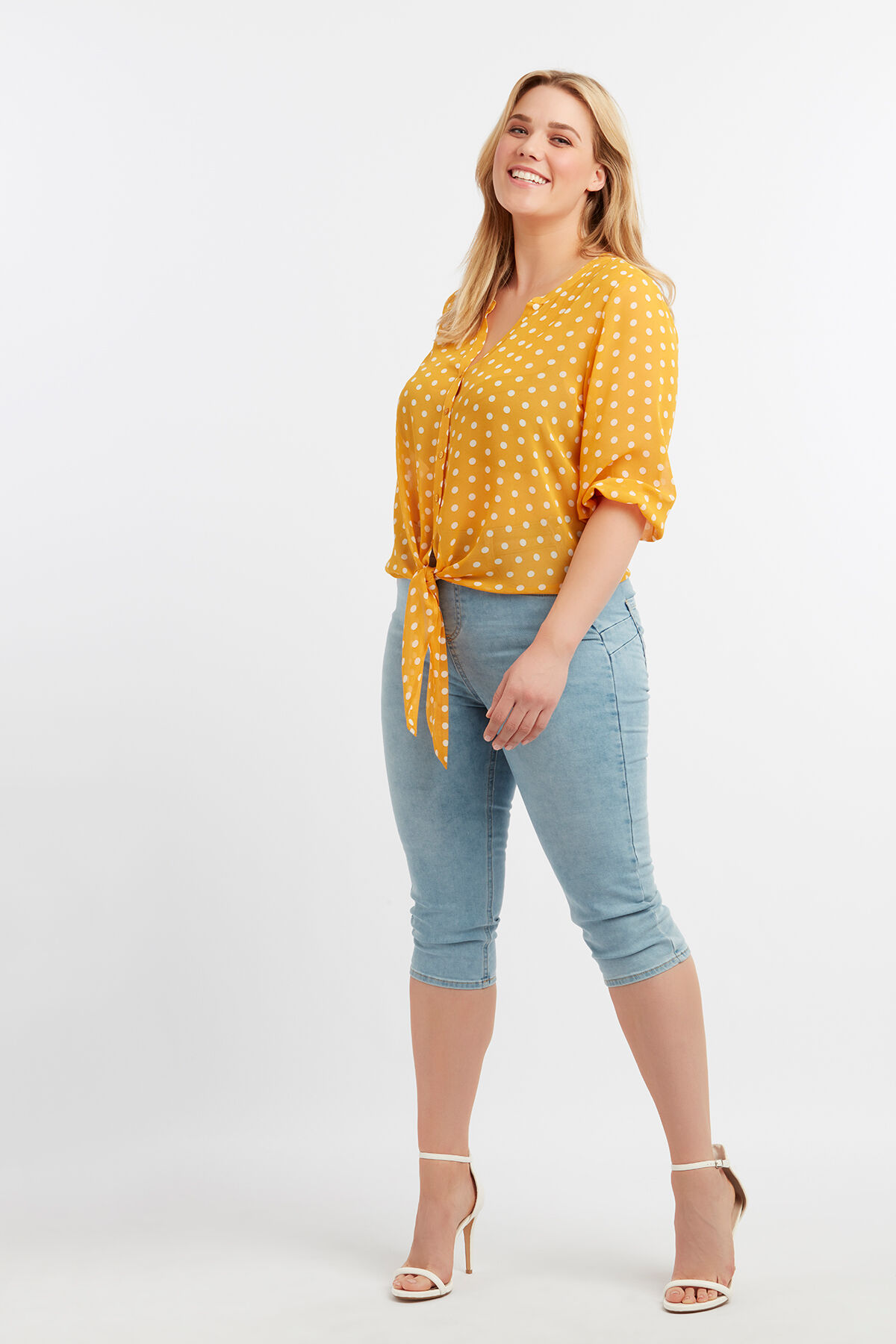 Blusa transparente de lunares image number 3