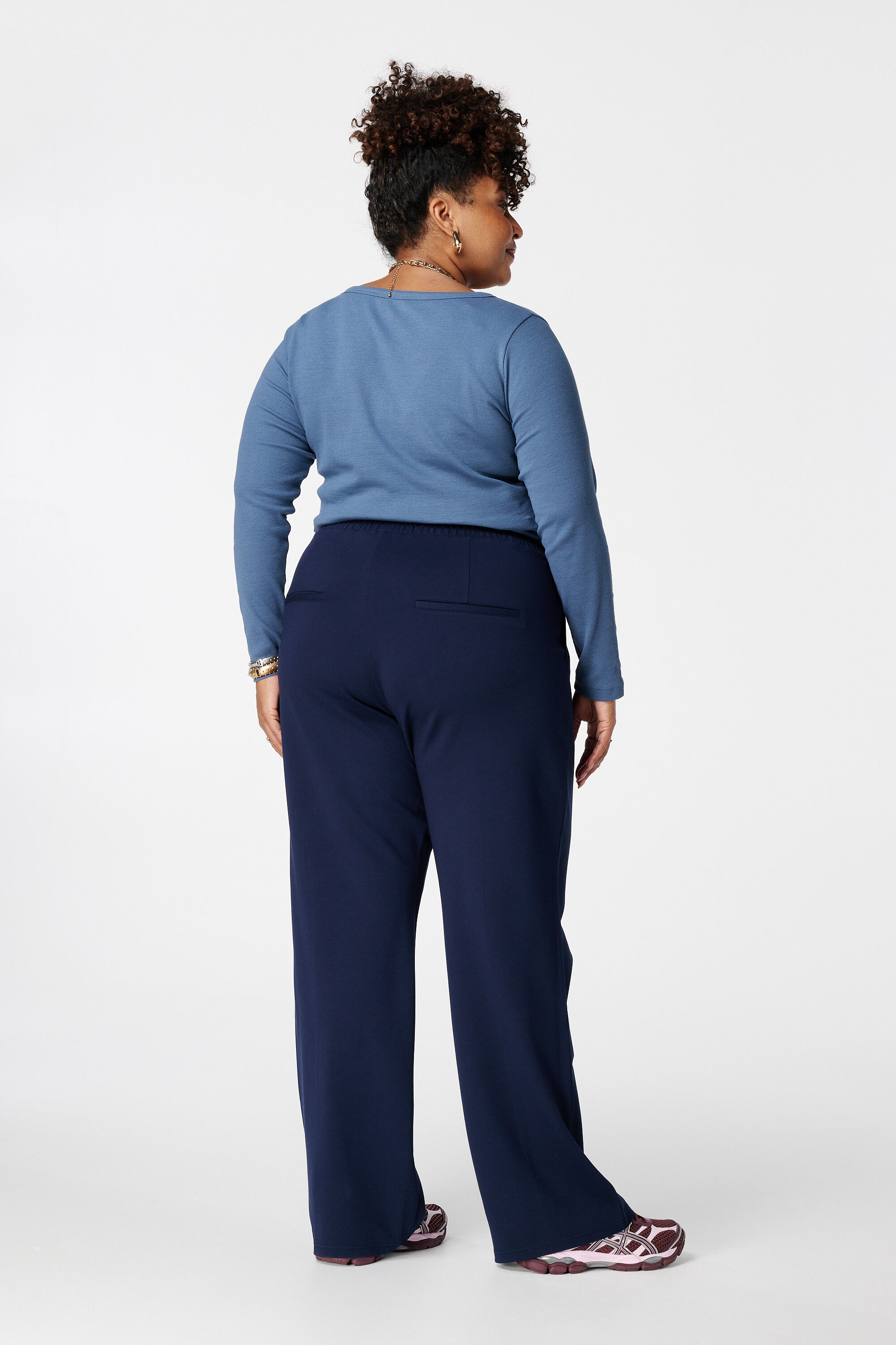 Pantal&oacute;n ancho con costuras decorativas image number 3