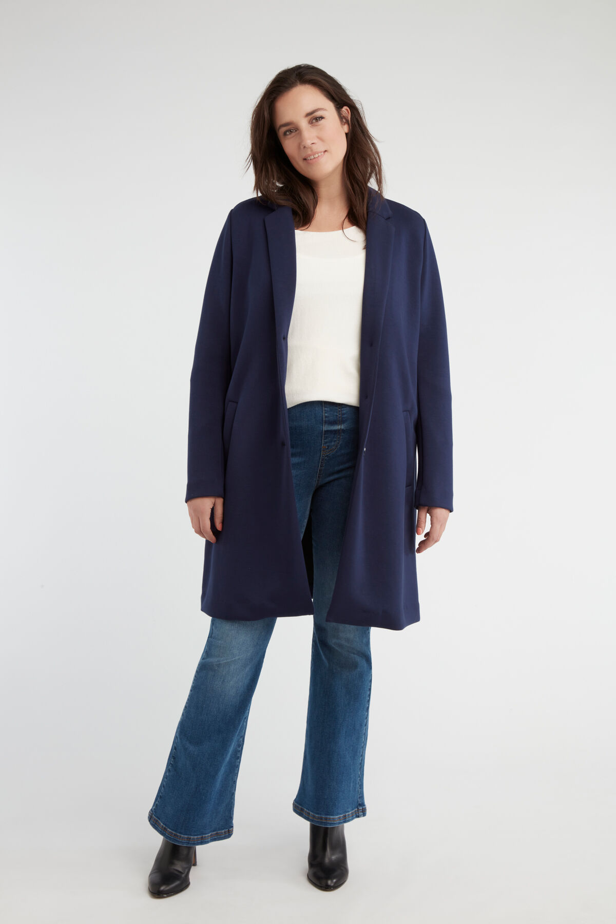 Abrigo con solapas image number 5