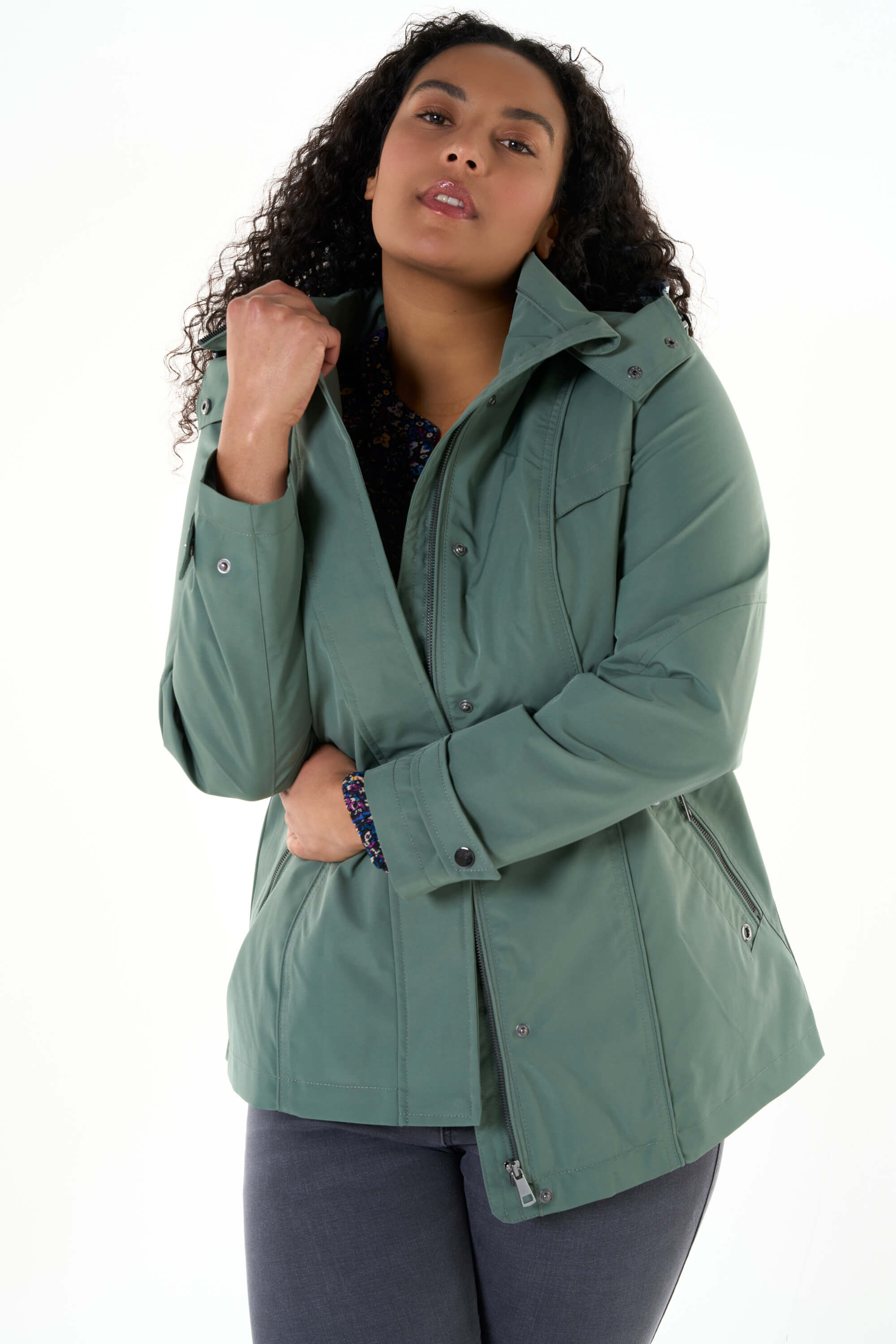 Abrigo ligero de softshell image number 5