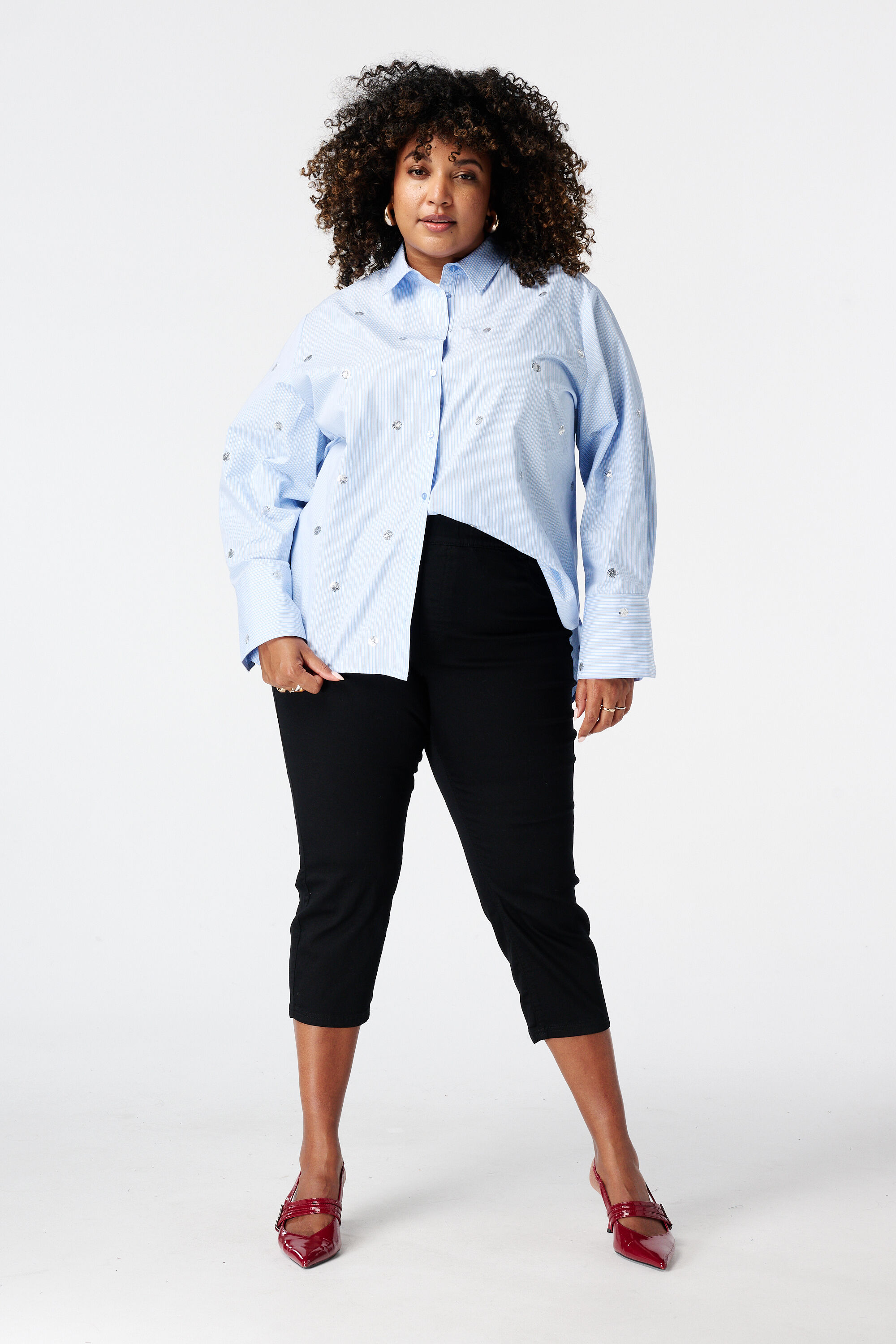 Blusa de rayas con perlas image number 5