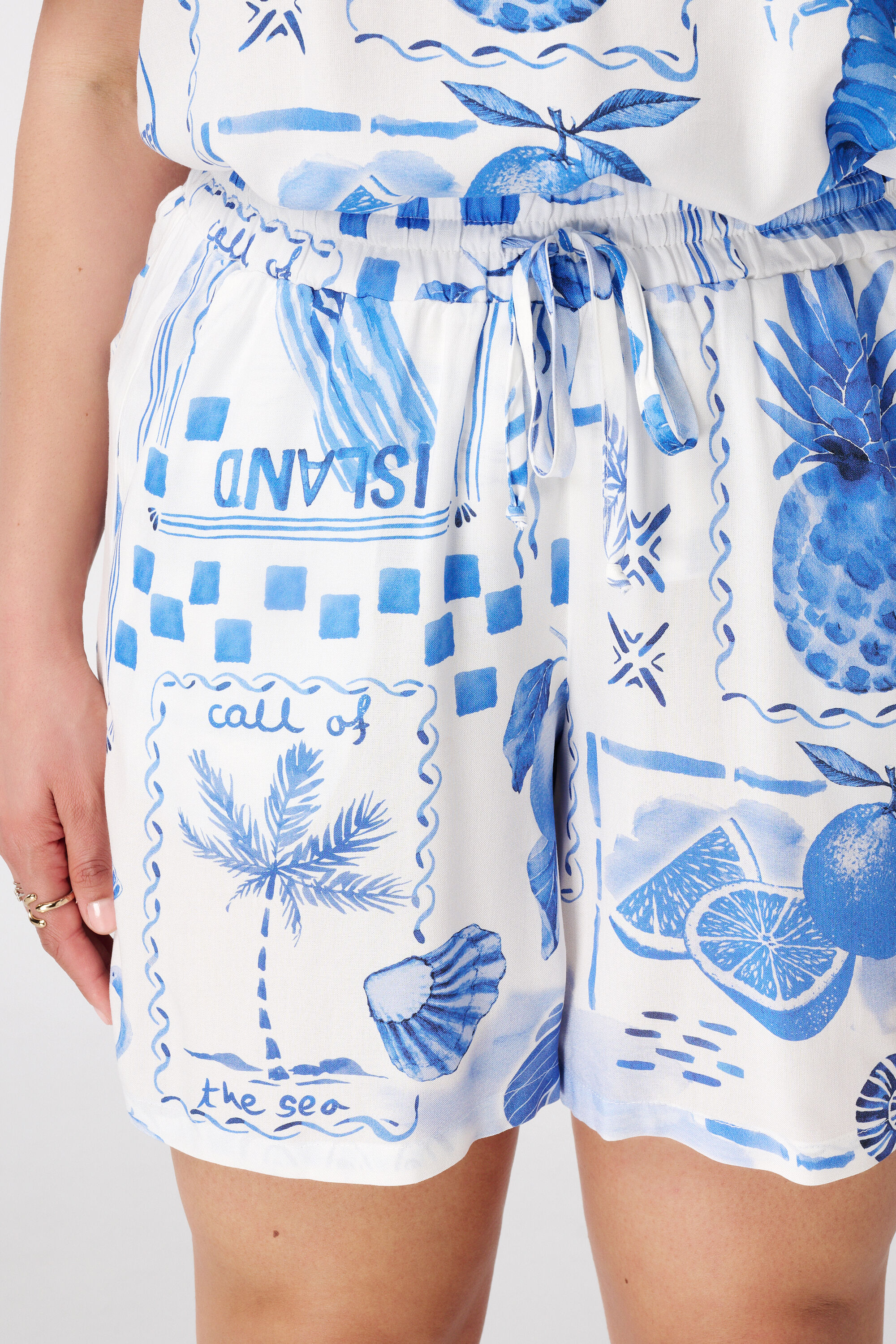 Short con estampado image number 2