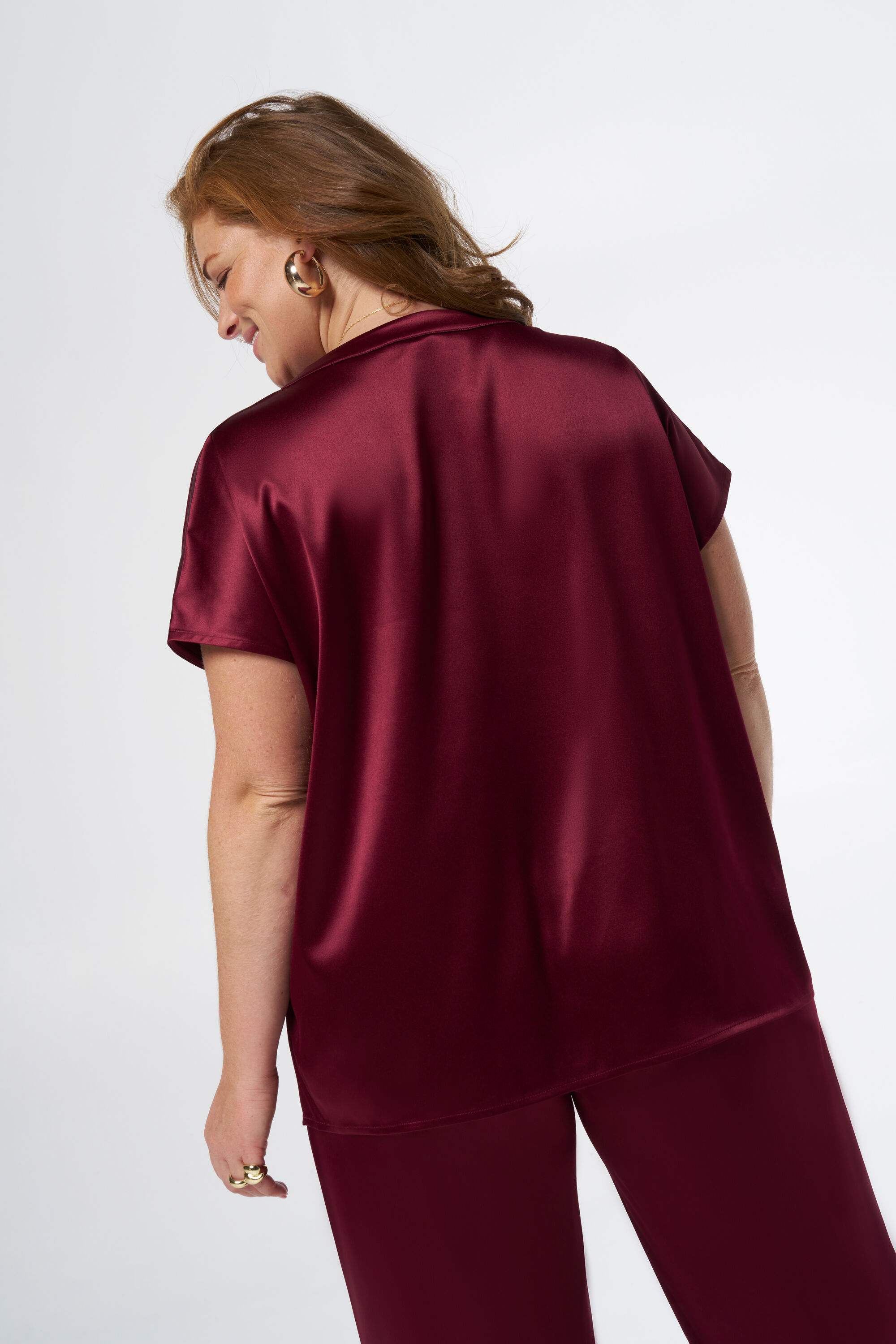 Blusa con aspecto satinado image number 3