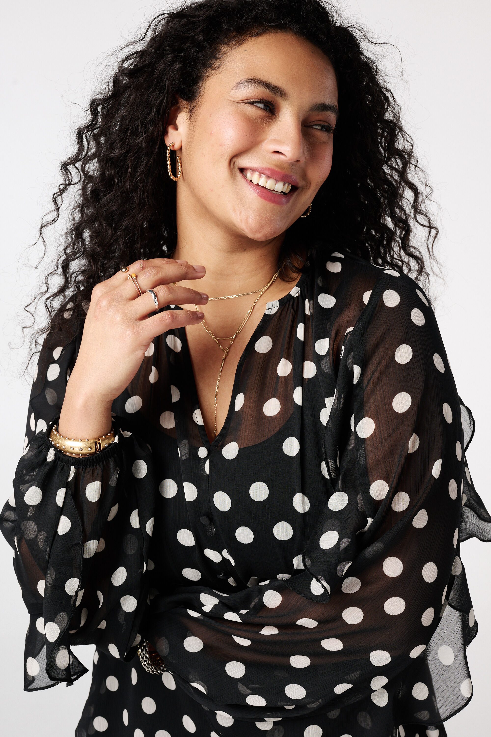 Blusa de mesh con volantes image number 4