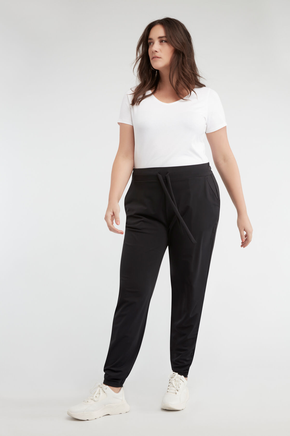 Pantalones holgados image number 5