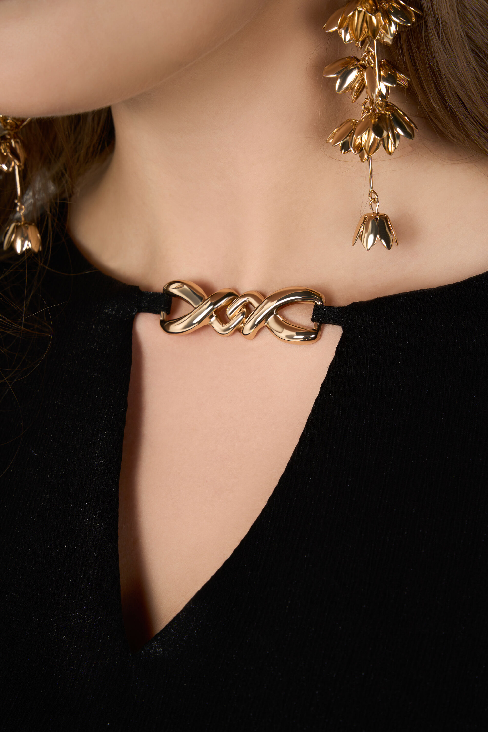 Vestido midi con detalles dorados image number 4