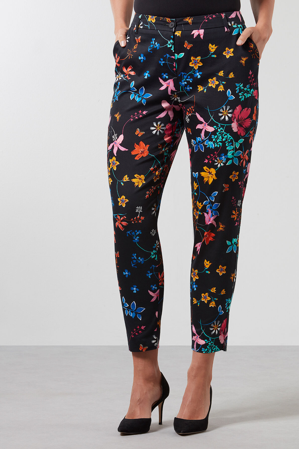 Pantalones con estampado floral image number 3