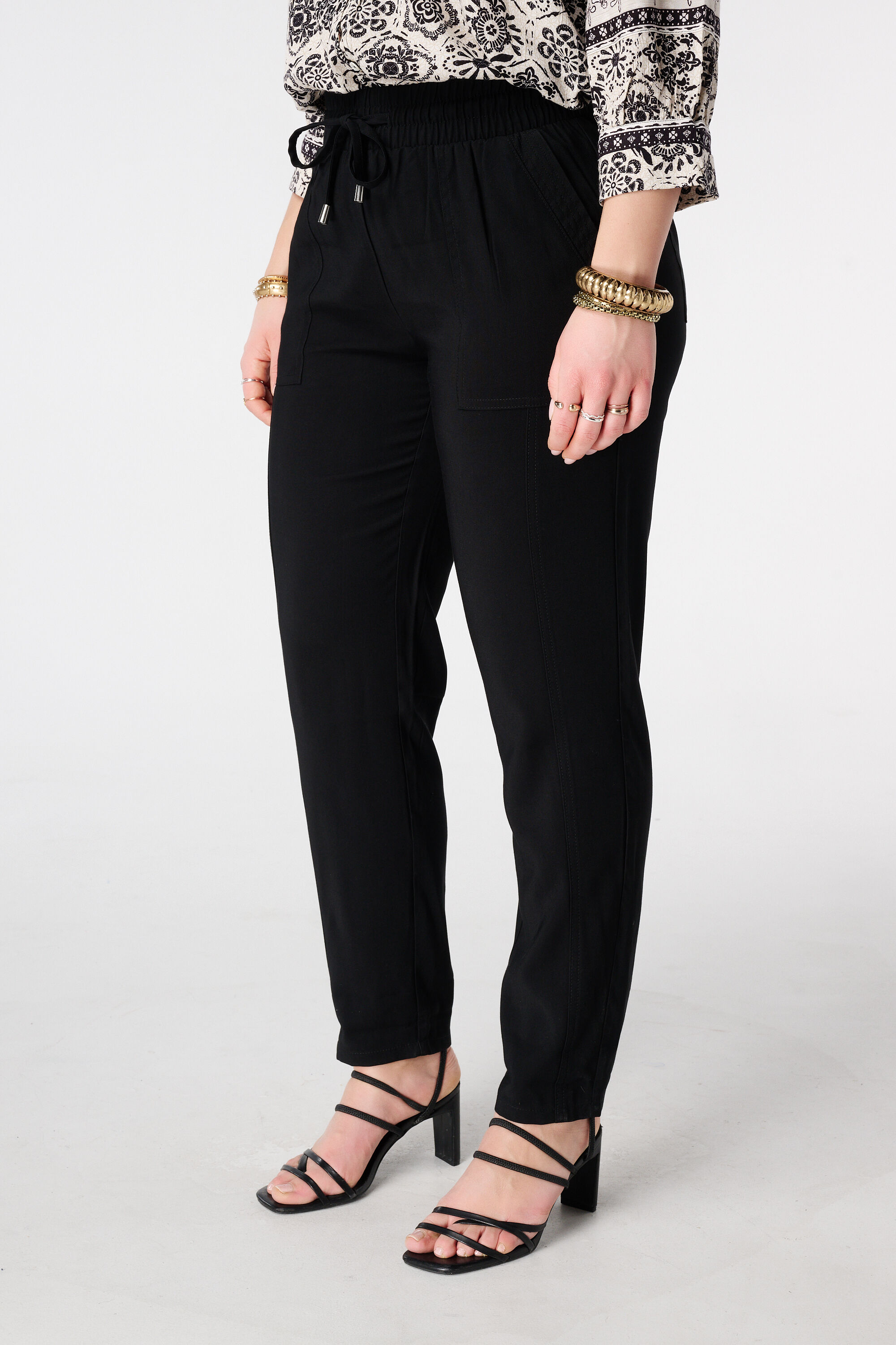 Pantal&oacute;n con cintura el&aacute;stica image number 5