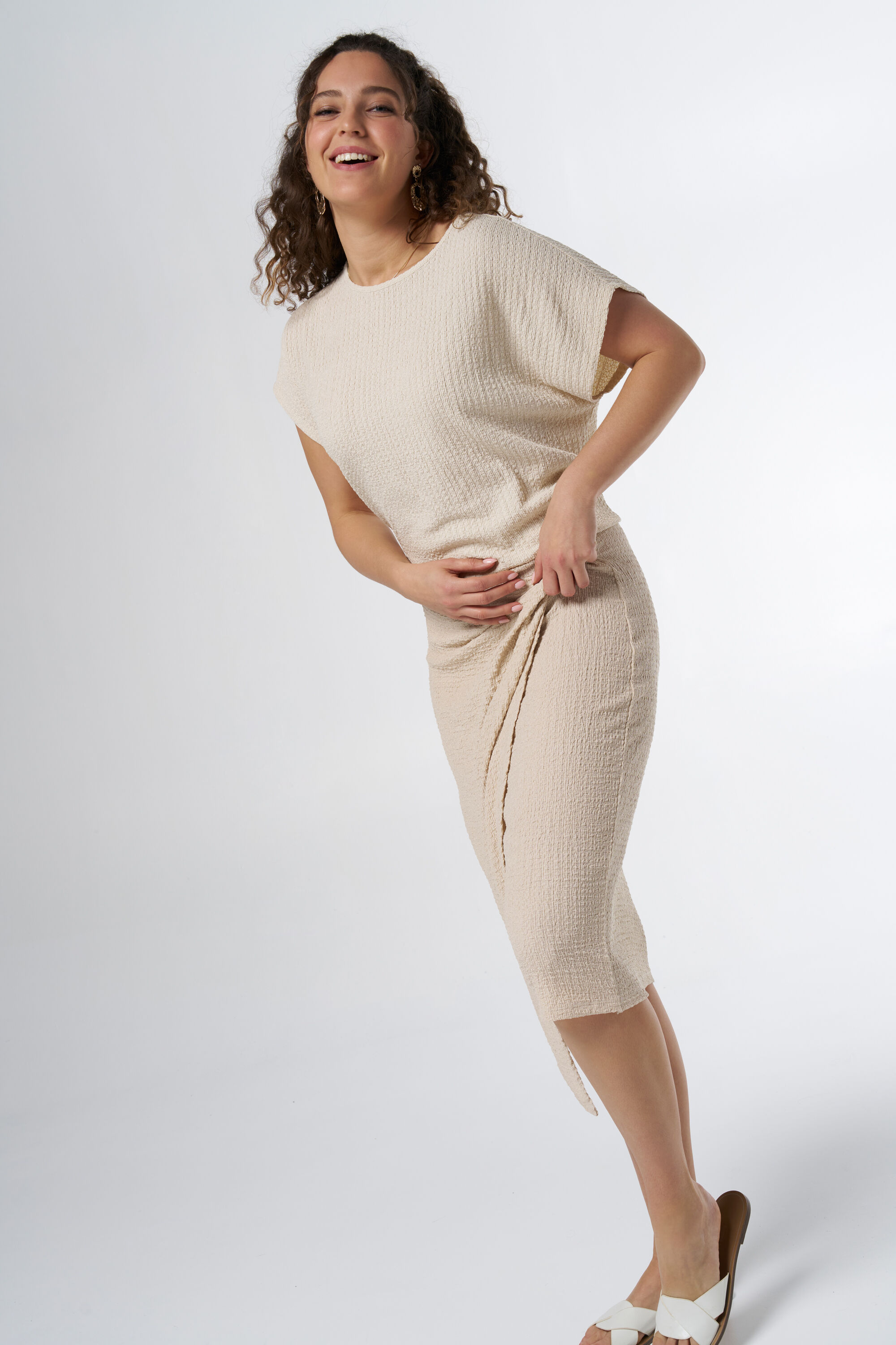 Falda midi con tejido con textura image number 5