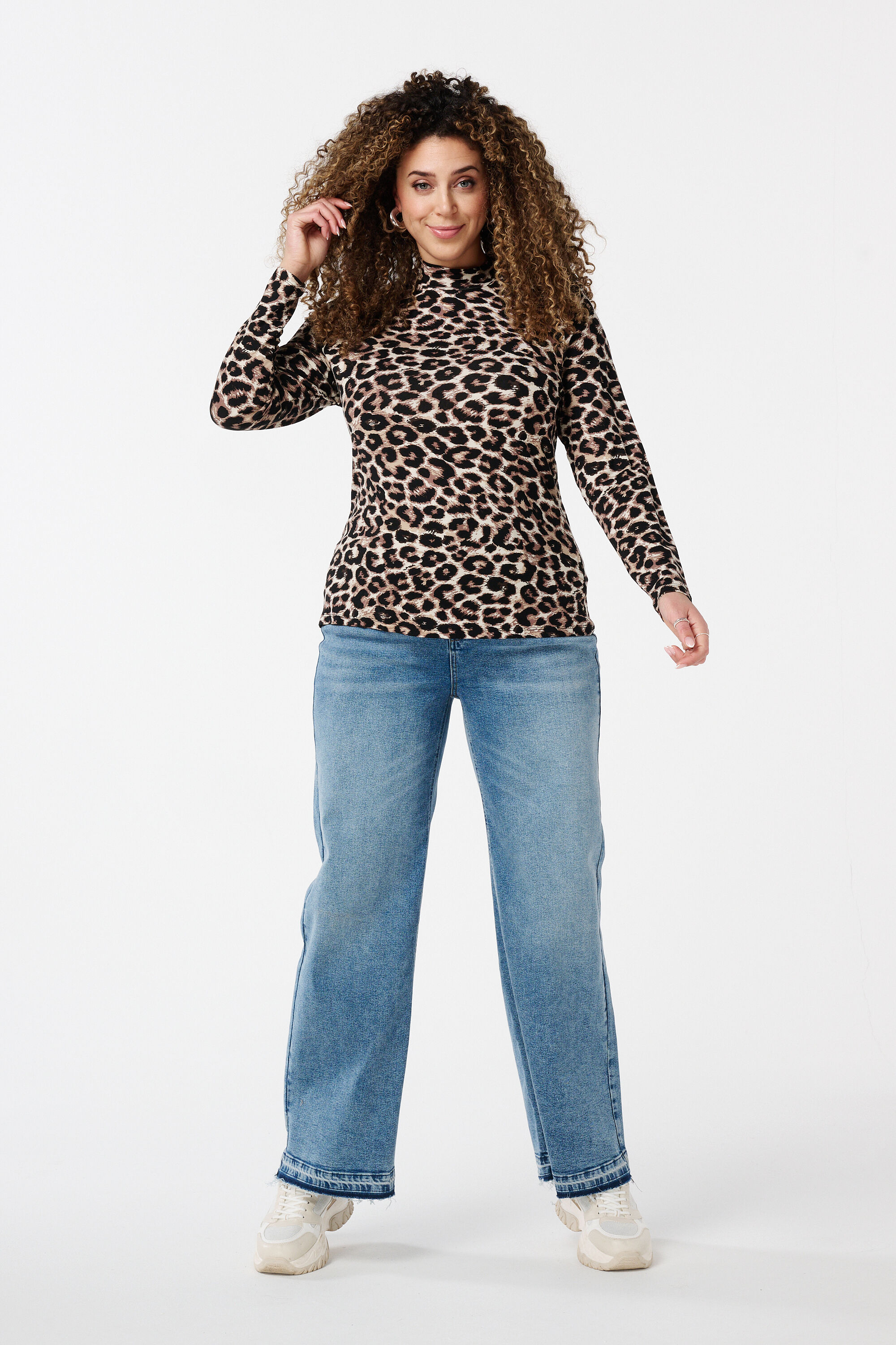 Camisa de cuello alto con estampado image number 5