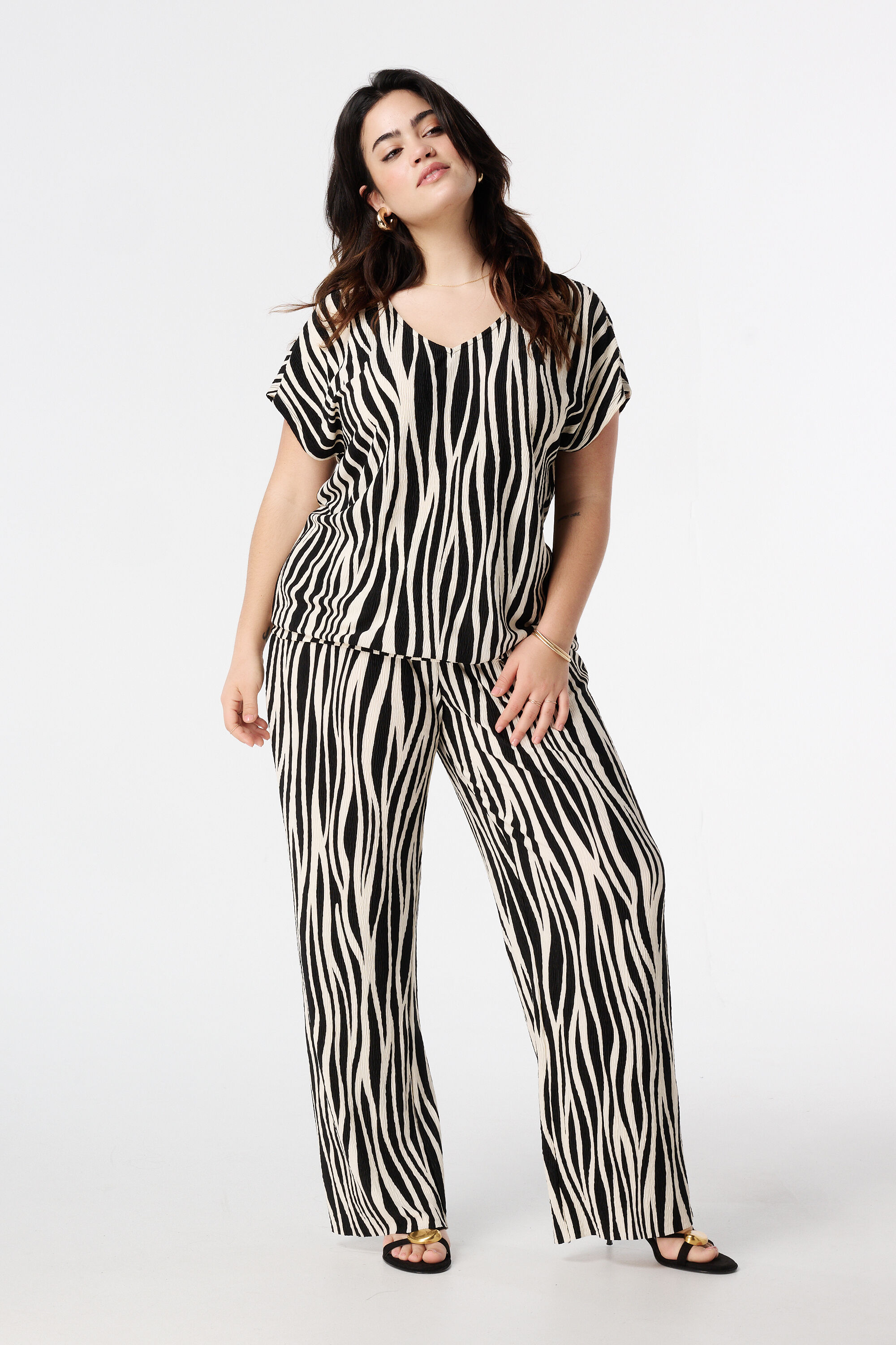 Top con textura y manga casquillo image number 5