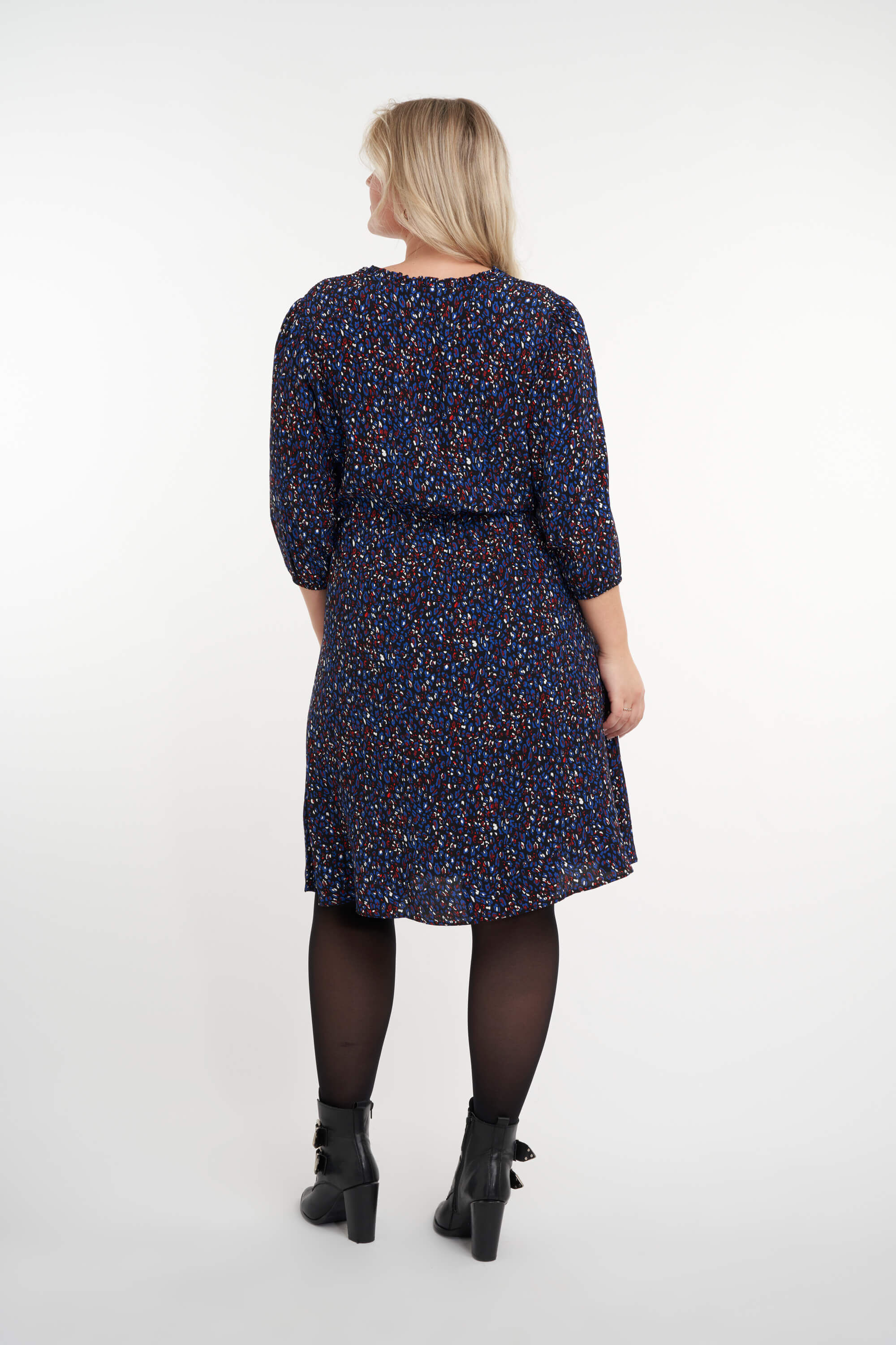 Vestido con estampado image number 3