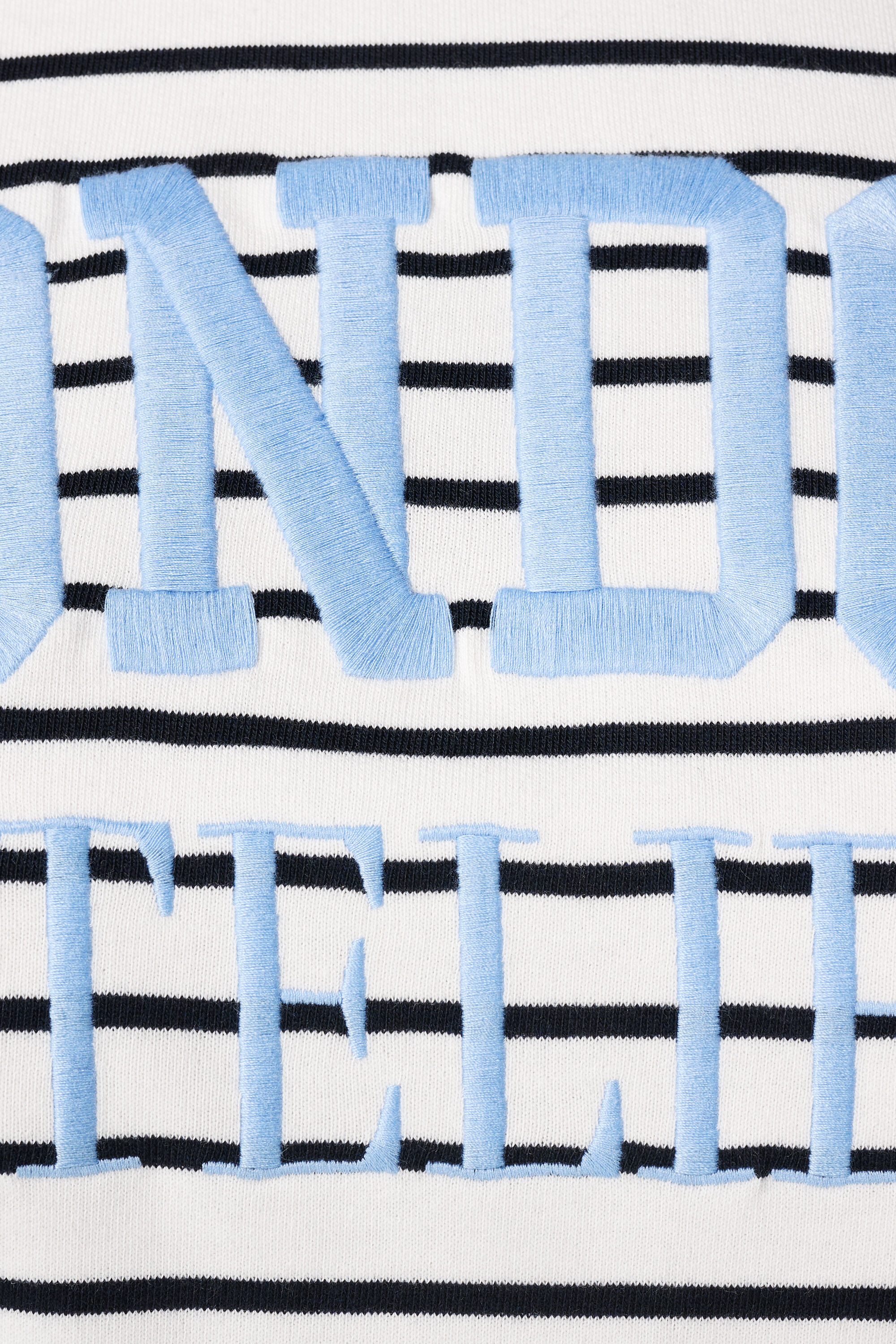 Sudadera de rayas con texto image number 6