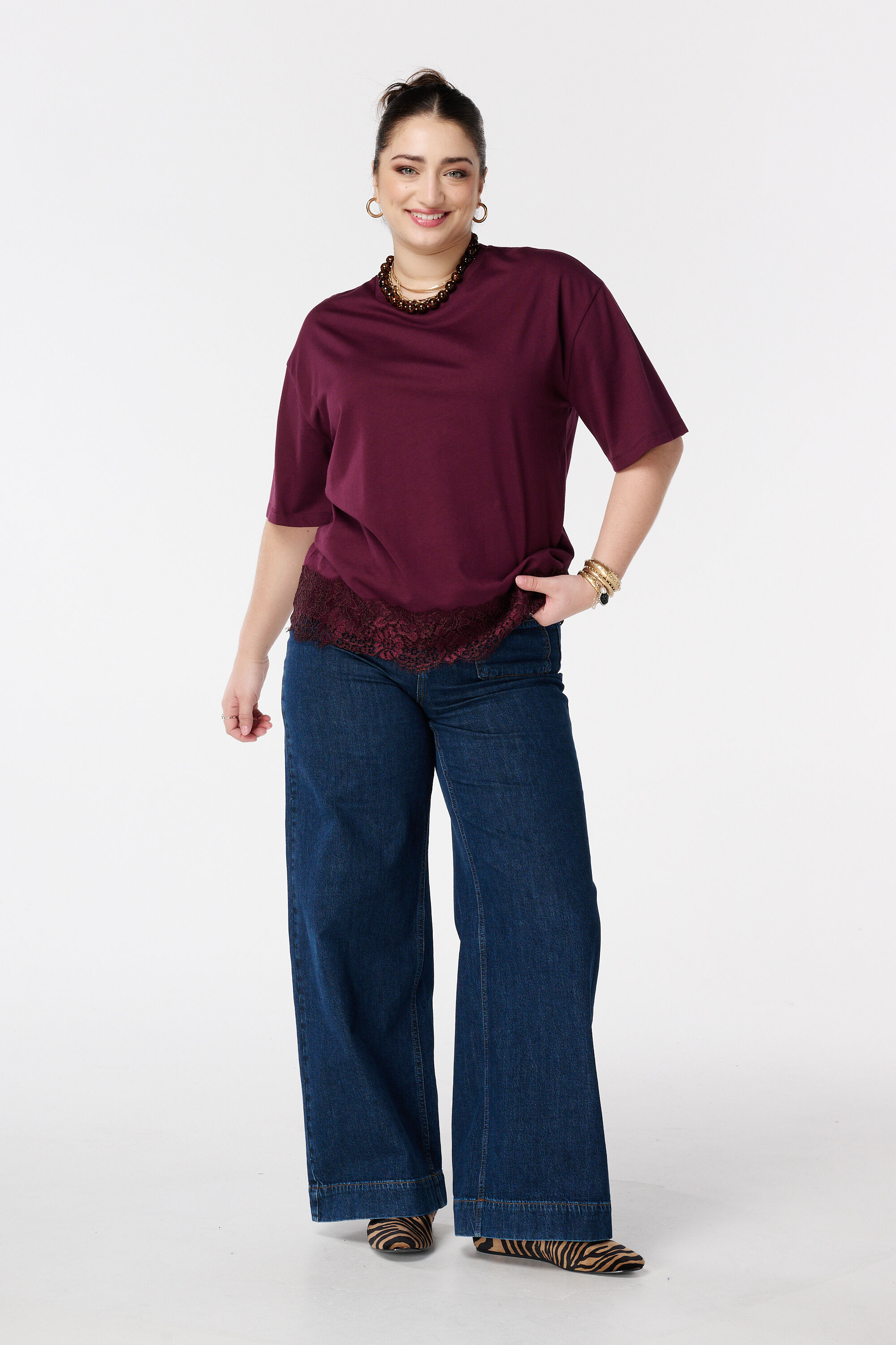 Camiseta oversize con encaje image number 5