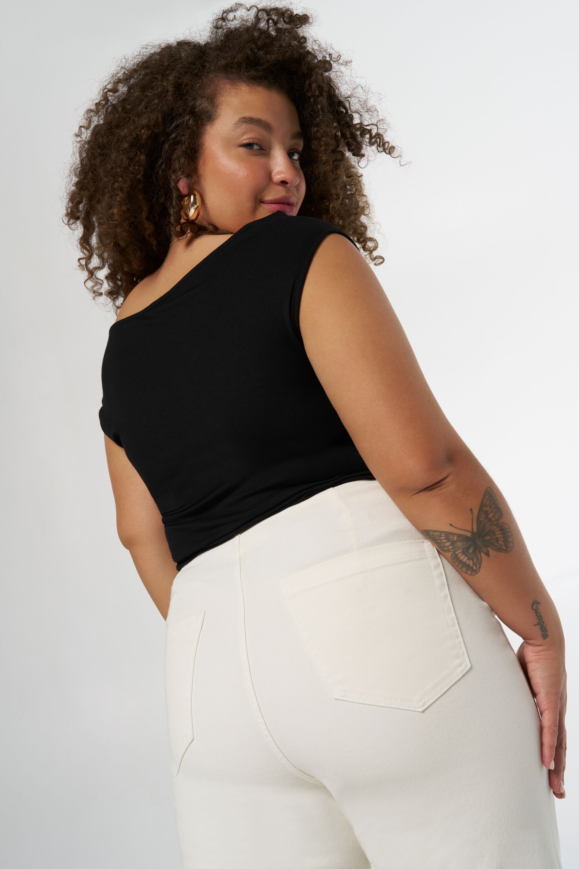 Pantalones de pernera ancha con botones dorados image number 4