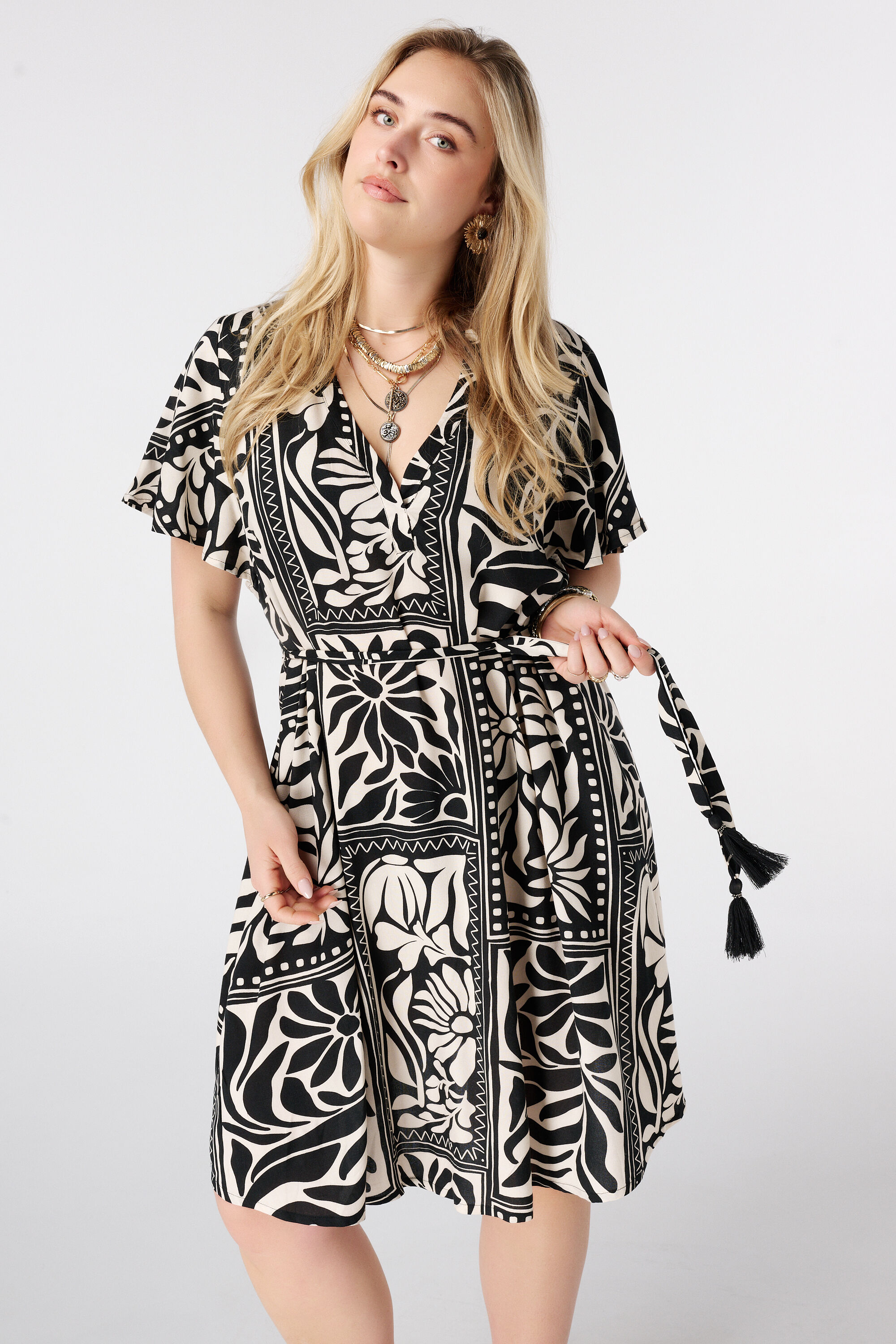 Vestido con cintur&oacute;n image number 5