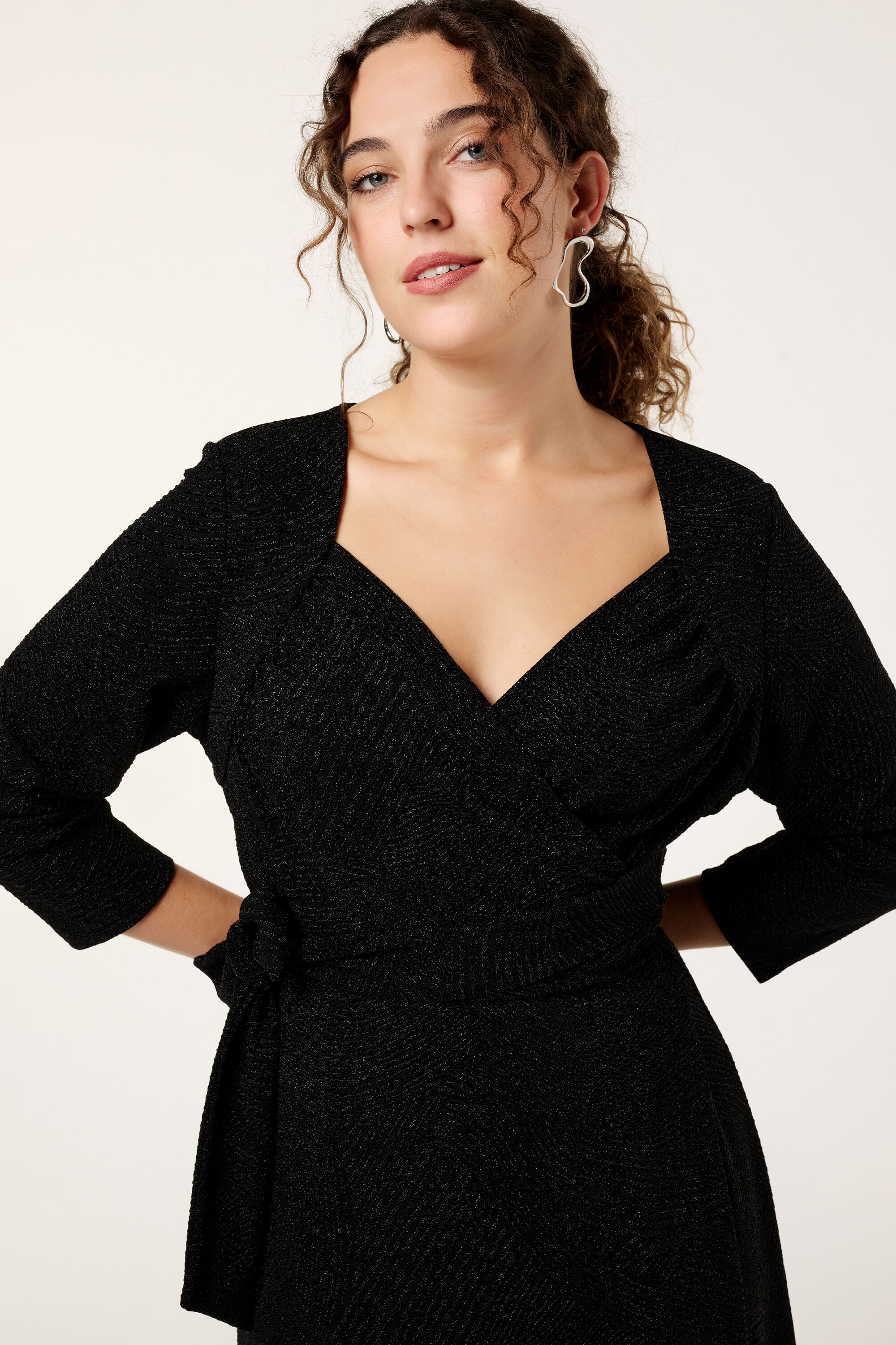 Vestido midi con detalles de purpurina image number 4