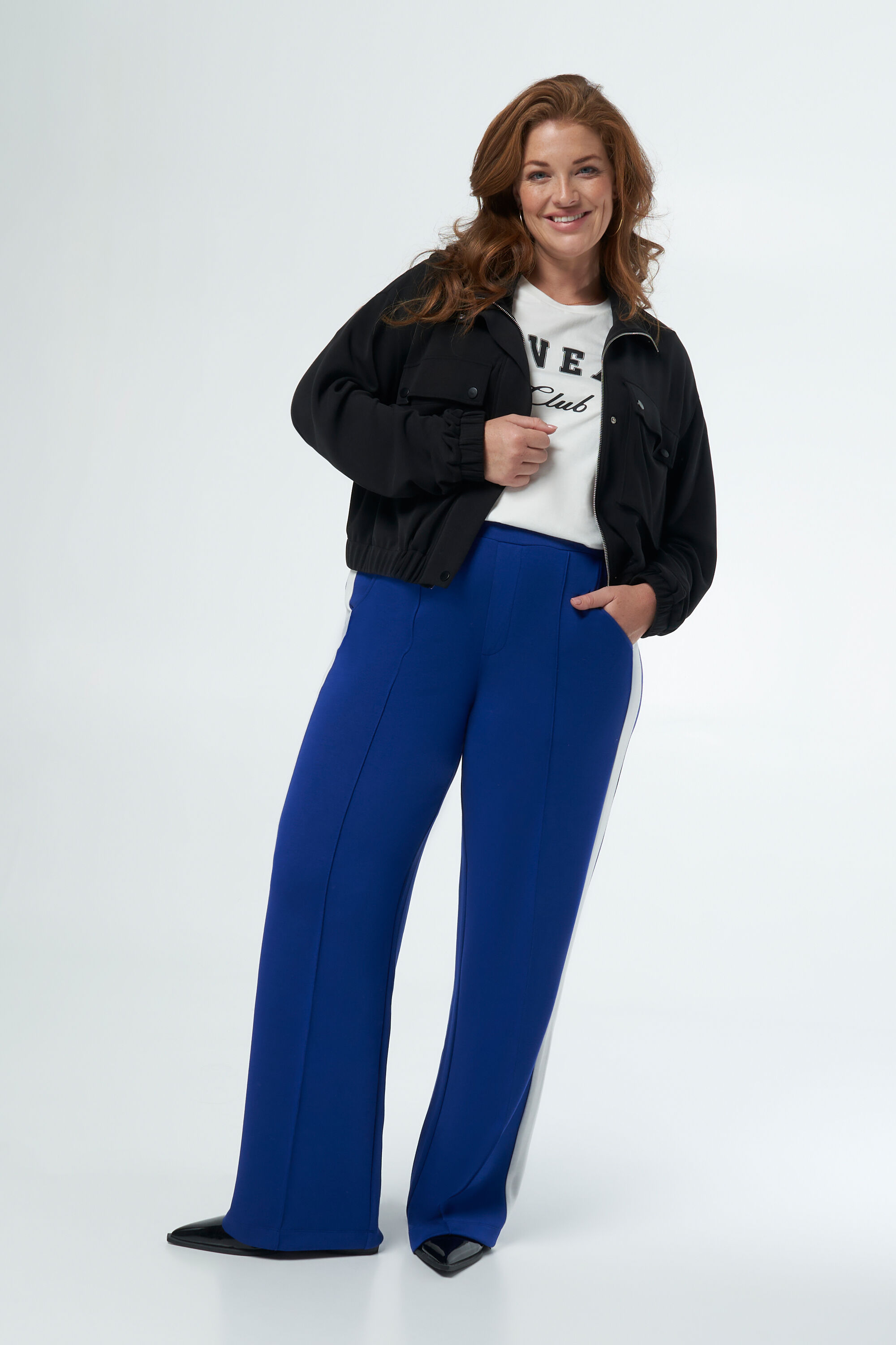 Pantalones deportivos image number 6