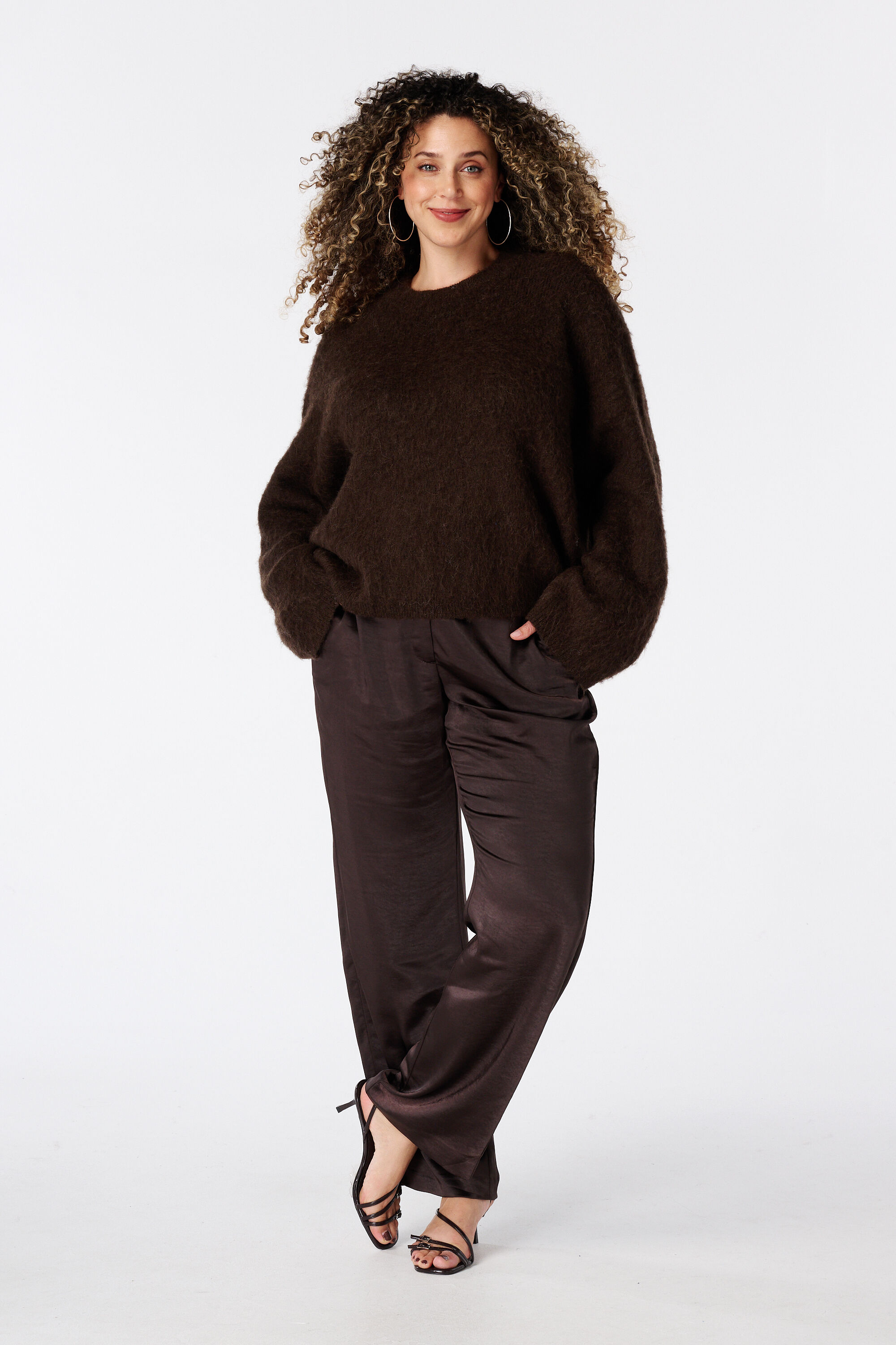 Pantal&oacute;n de efecto satinado