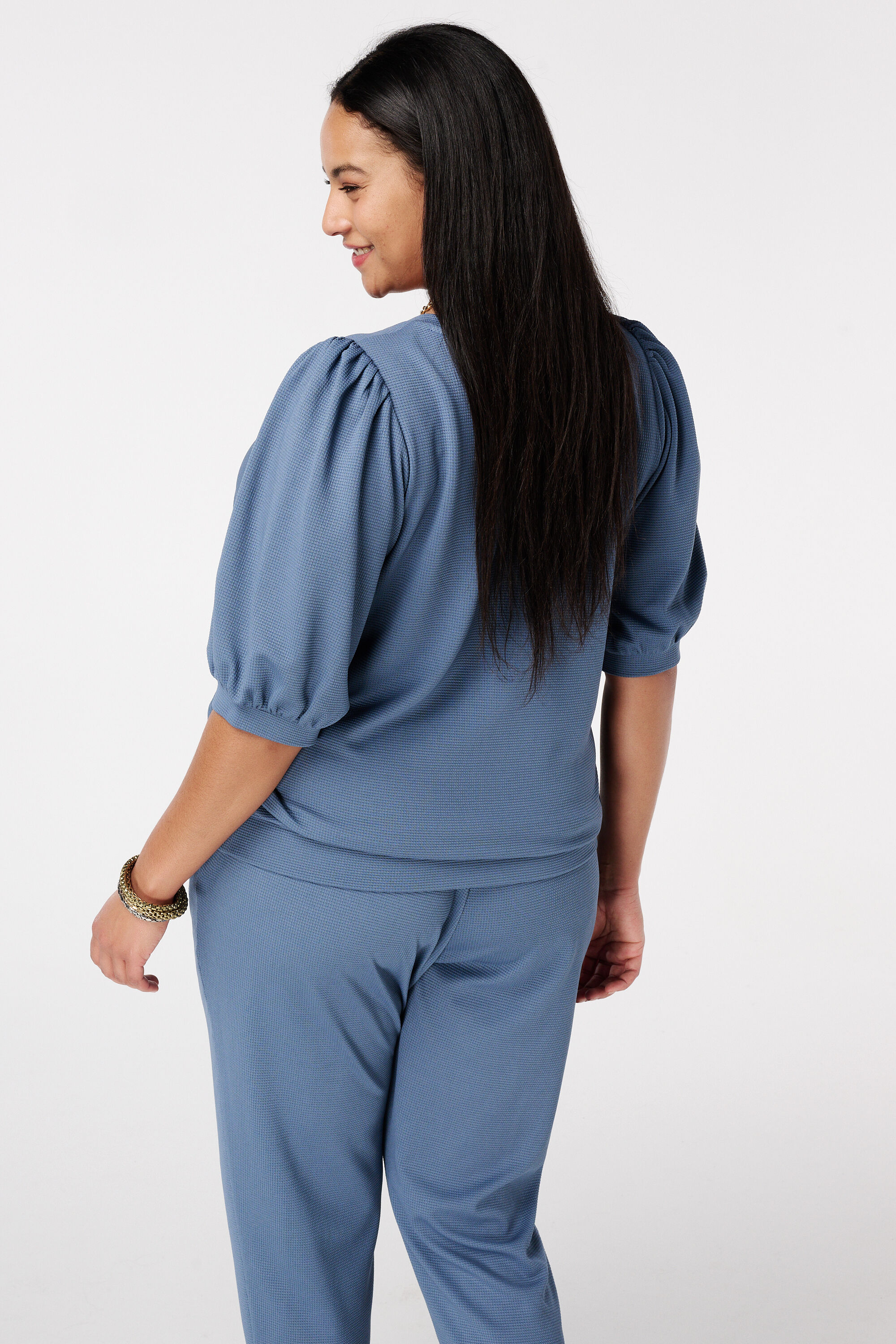 Top con mangas abullonadas image number 3