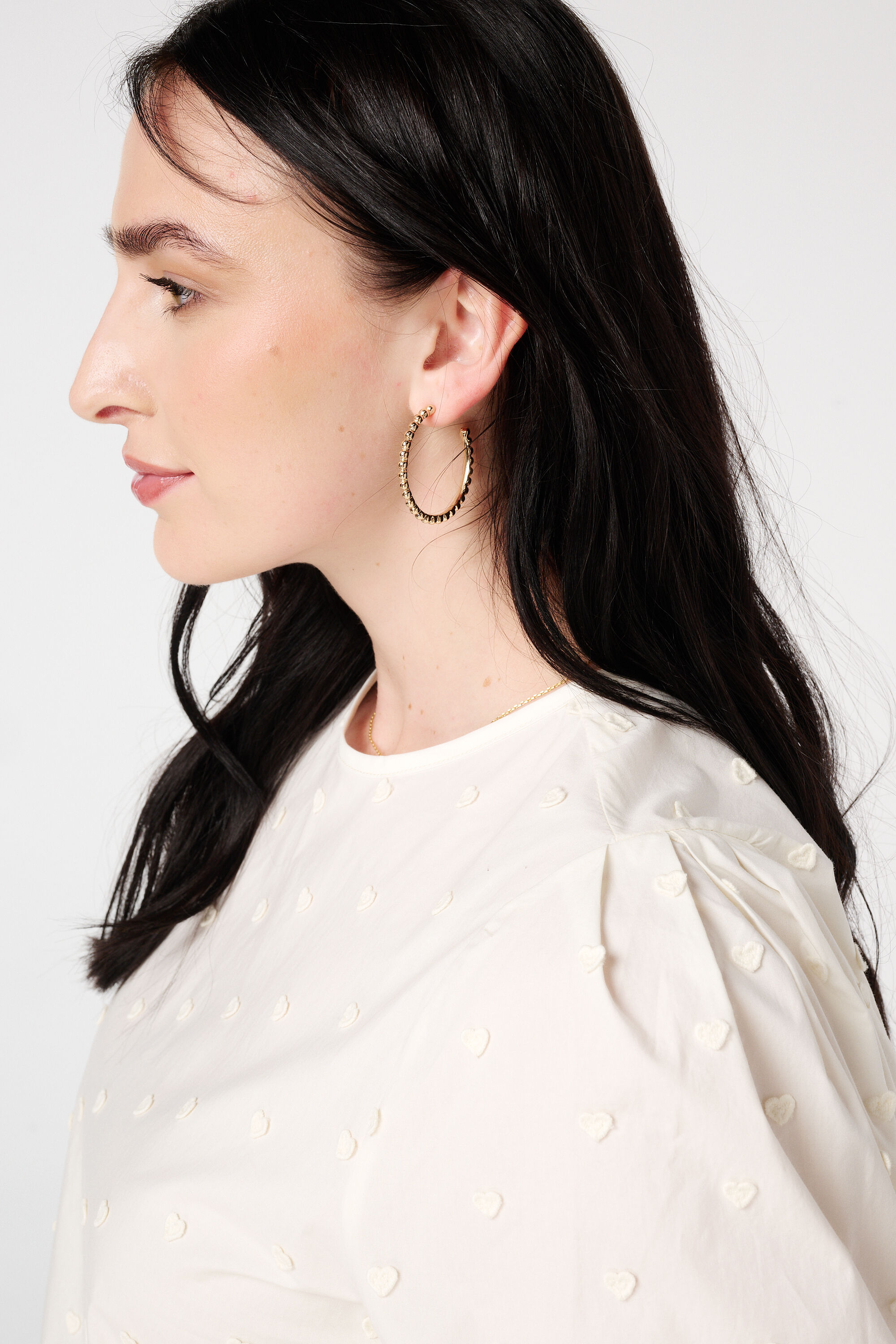 Blusa con corazones bordados y mangas tres cuartos image number 4