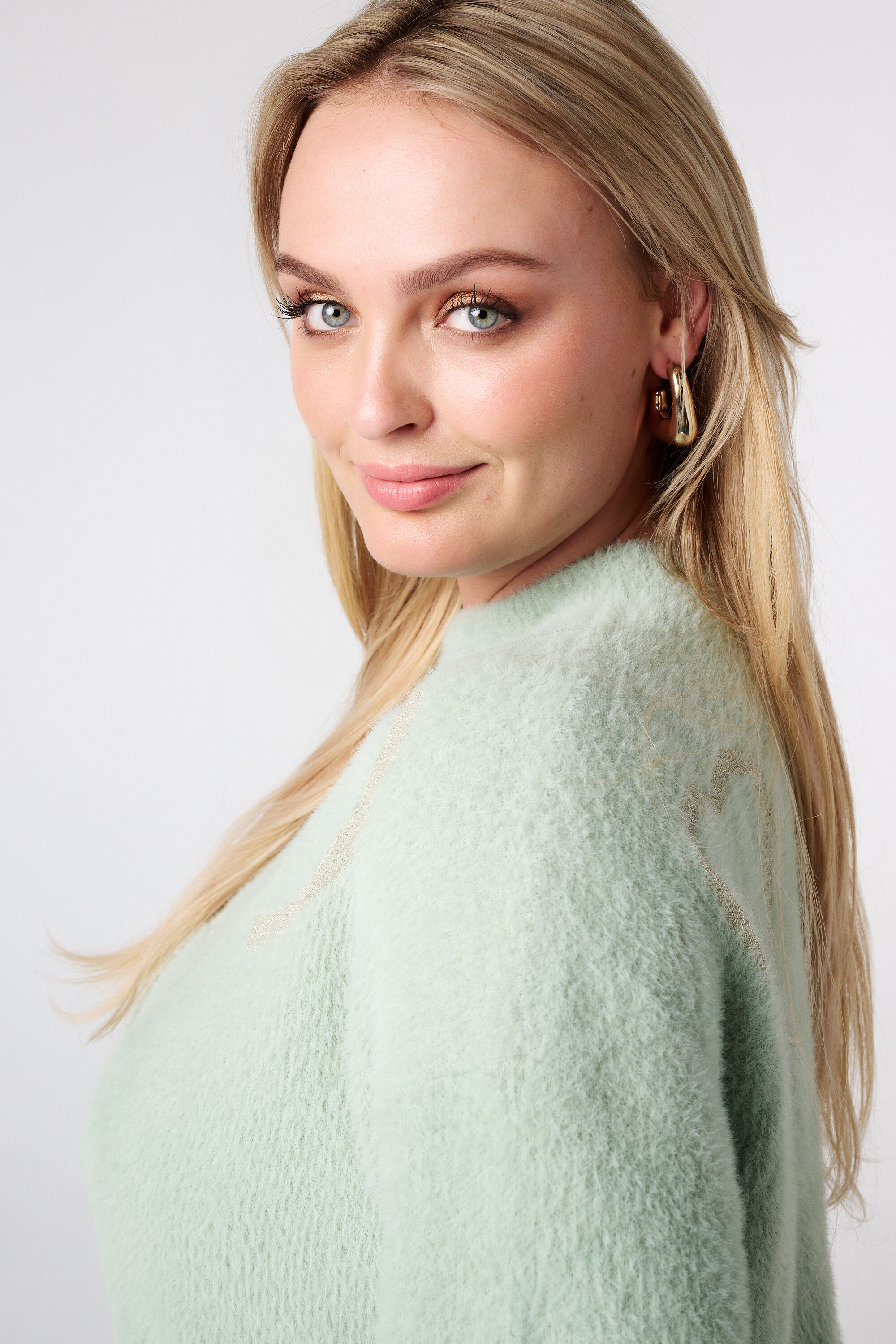 Jersey suave con corazones image number 4